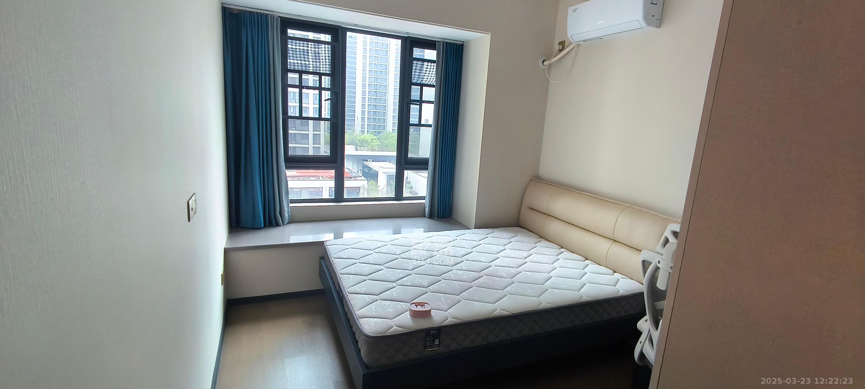 中海阅麓山二期  3室2厅2卫   3700.00元/月室内图