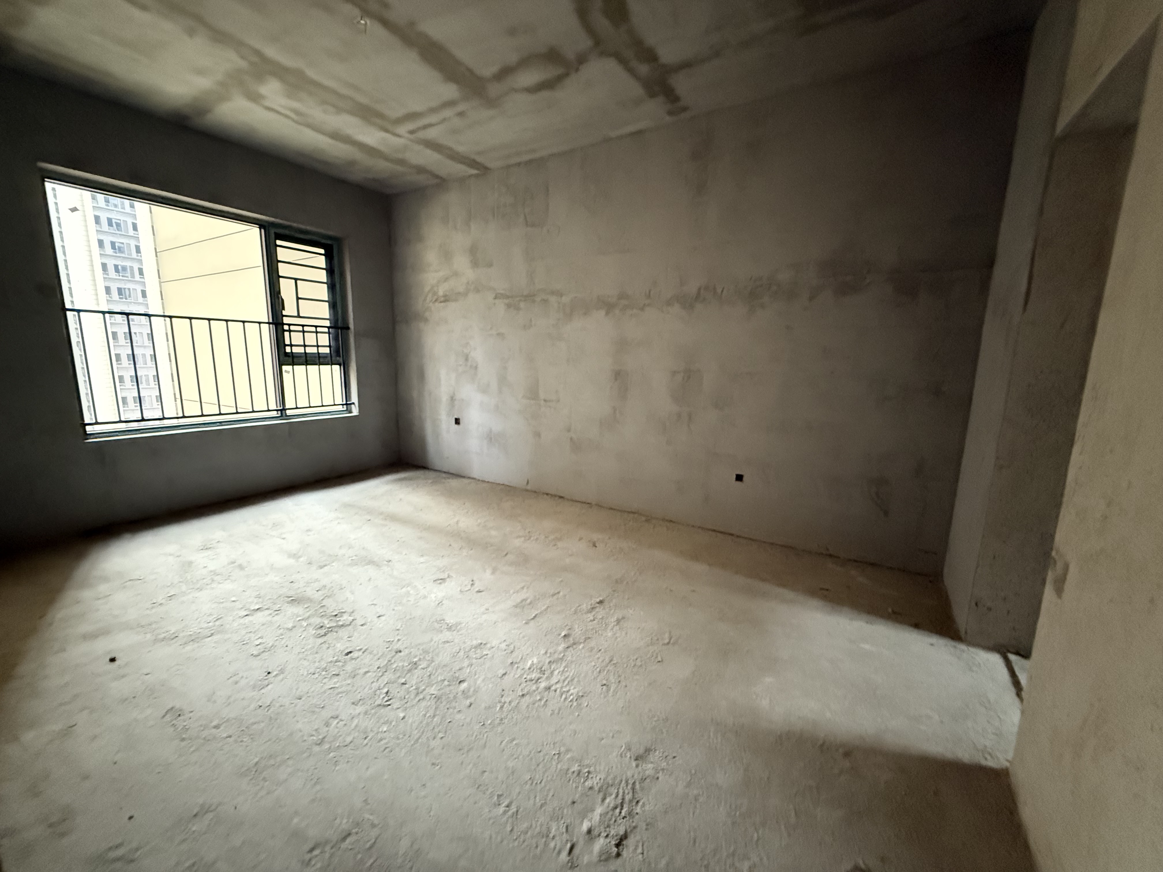 鹏泰天麓 5室2厅2卫 106.8万 鹏泰天麓 5室2厅2卫 106.8万客厅