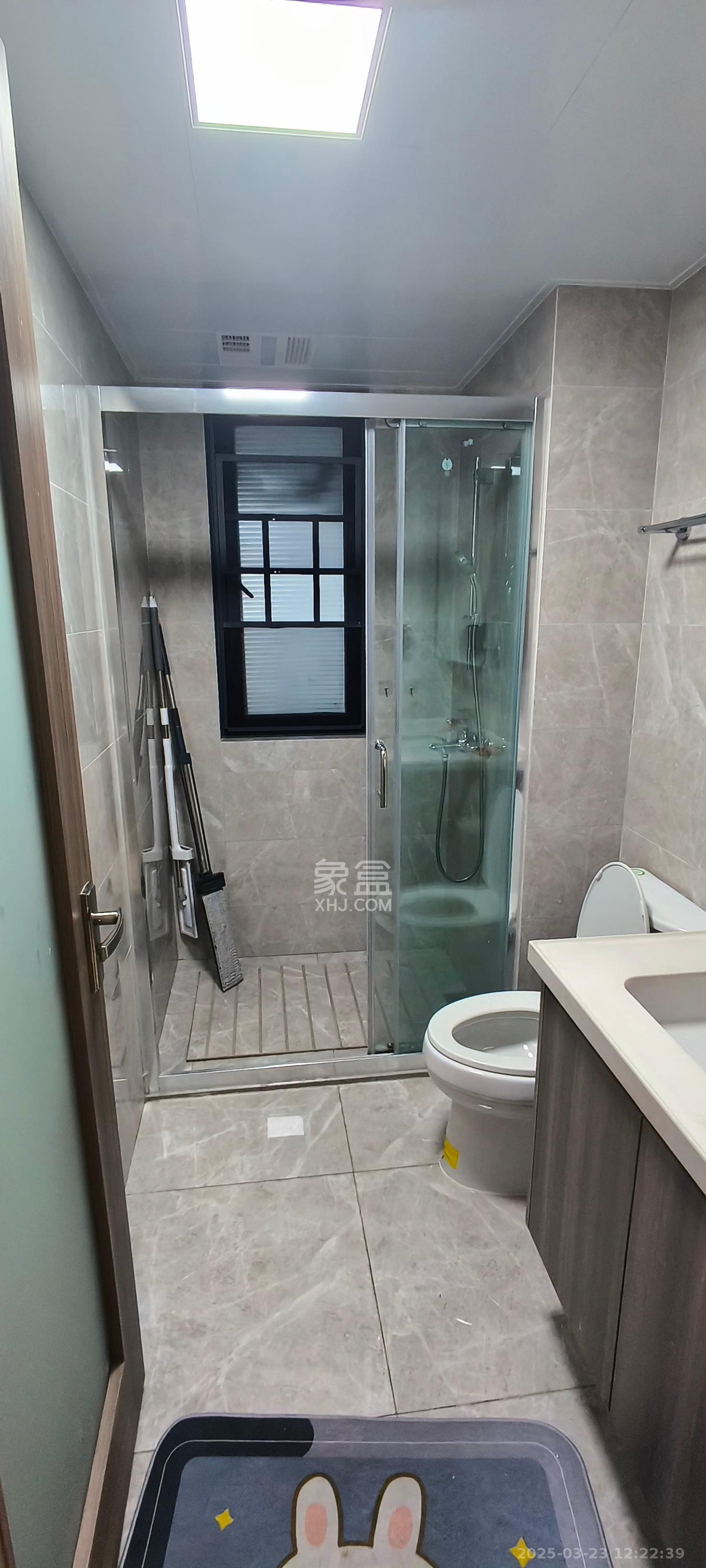 中海阅麓山二期  3室2厅2卫   3700.00元/月室内图