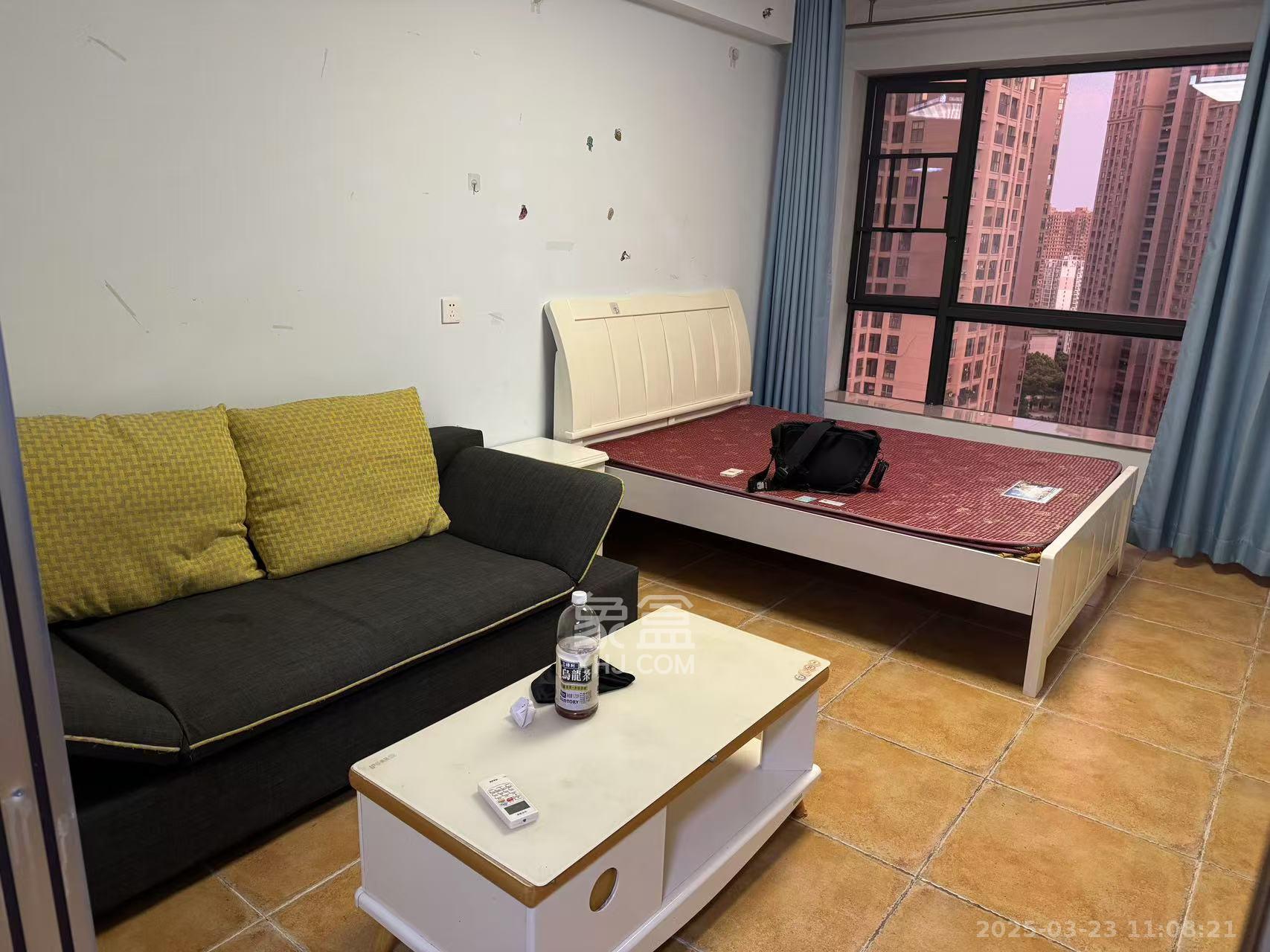 融科东南海 1室1厅1卫 1300.0元/月 融科东南海 1室1厅1卫 1300.0元/月室内图