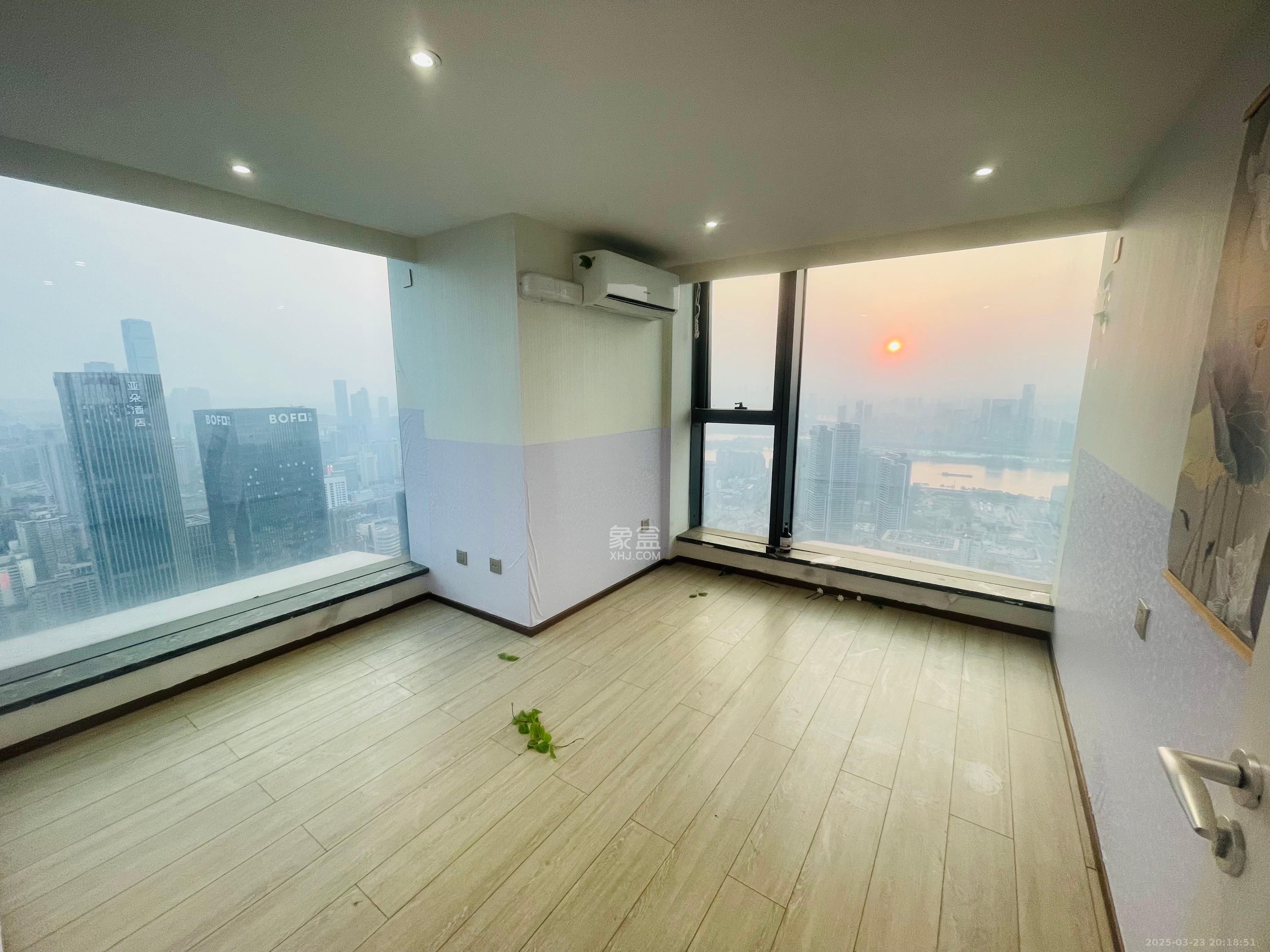 华远华时代  4室2厅2卫   4800.00元/月室内图