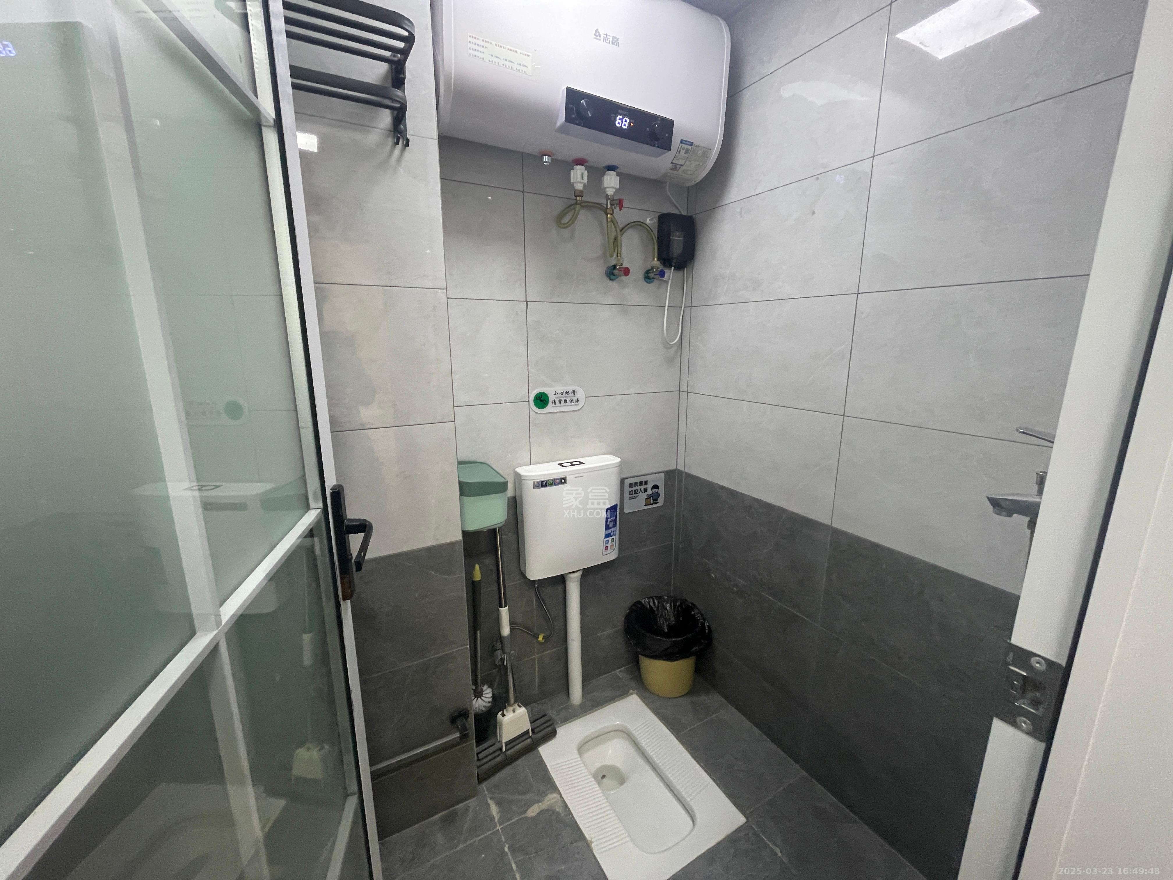 卓越浅水湾  1室1厅1卫    1600.0元/月室内图