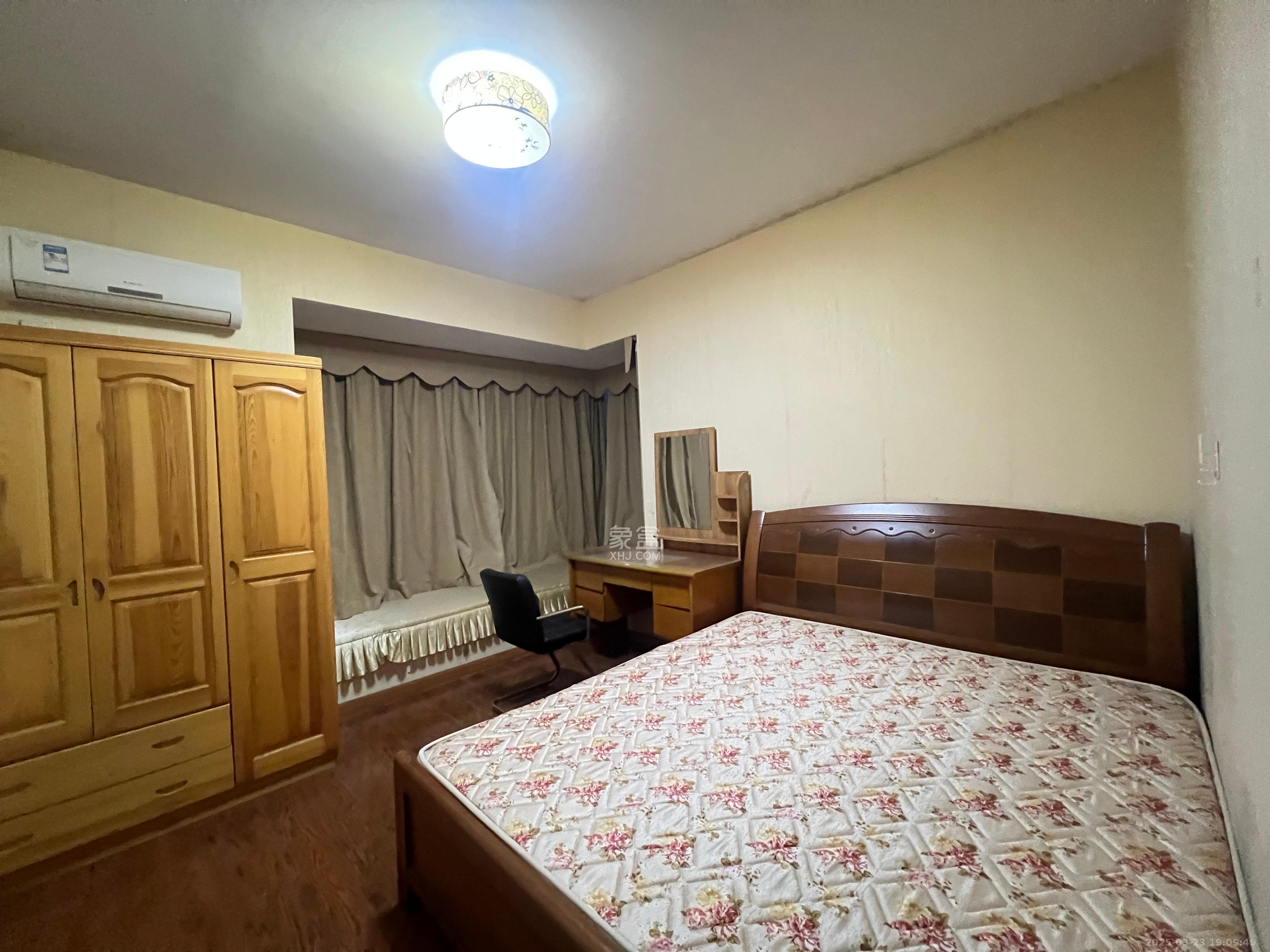 藏珑湖上国际花园 2室2厅1卫 2500.0元/月 藏珑湖上国际花园 2室2厅1卫 2500.0元/月室内图