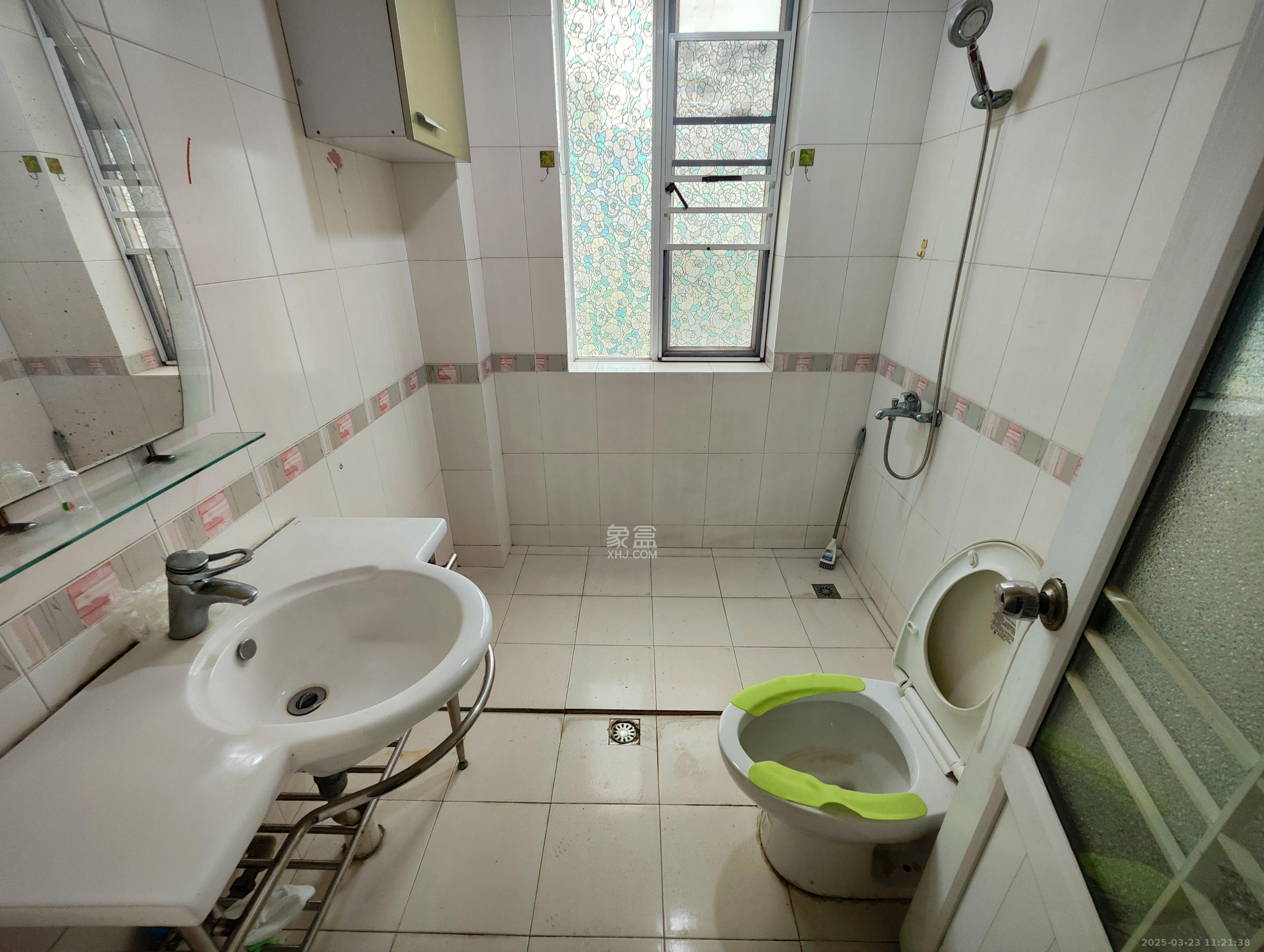 咸嘉新村西子园 3室2厅2卫 2400.0元/月 咸嘉新村西子园 3室2厅2卫 2400.0元/月室内图