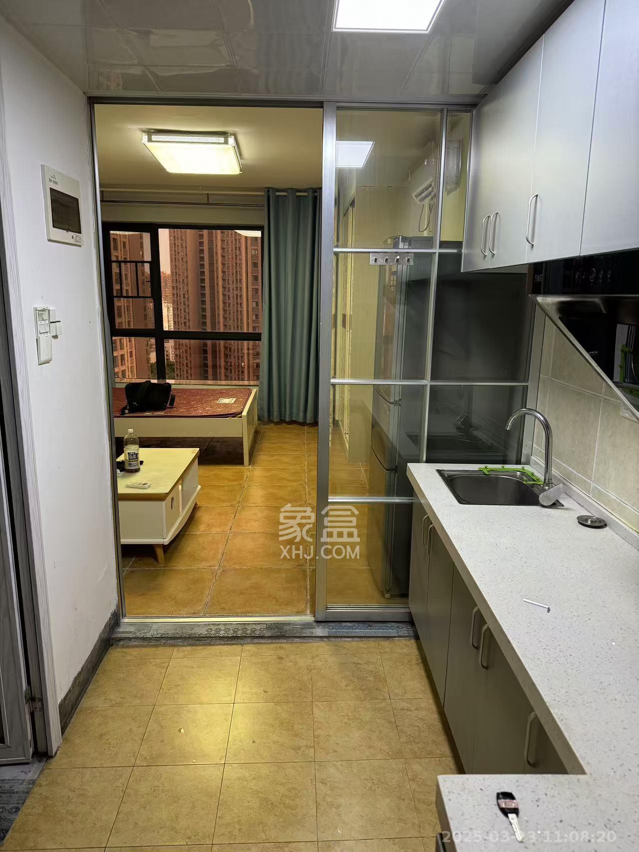 融科东南海 1室1厅1卫 1300.0元/月 融科东南海 1室1厅1卫 1300.0元/月室内图