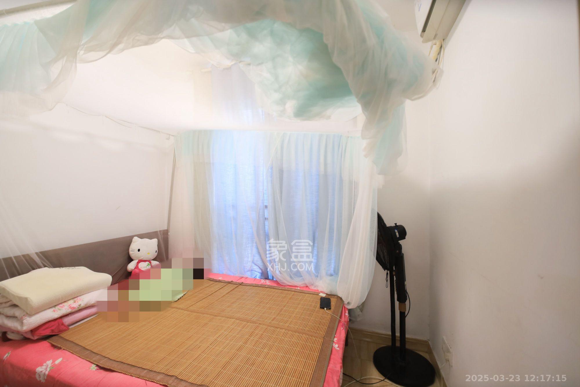 蓝光幸福满庭  3室2厅1卫   2600.00元/月室内图