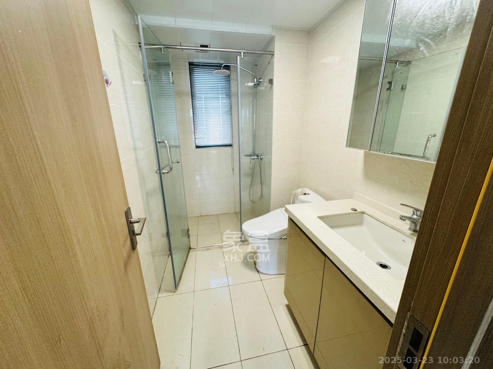 长沙高铁吾悦广场 3室2厅2卫 2600.0元/月 长沙高铁吾悦广场 3室2厅2卫 2600.0元/月室内图