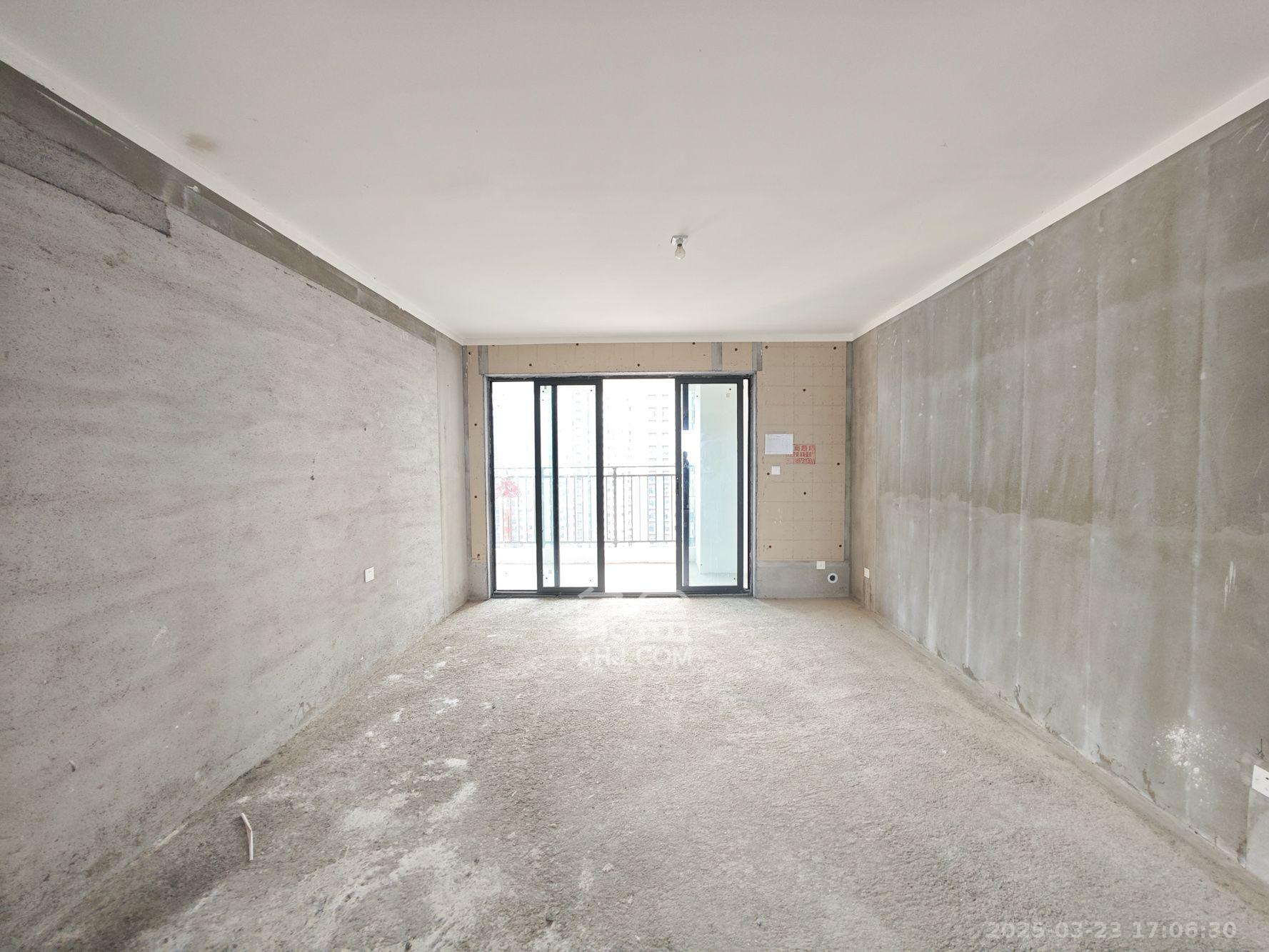 长房岭秀时代 4室2厅2卫 1500.0元/月 长房岭秀时代 4室2厅2卫 1500.0元/月室内图