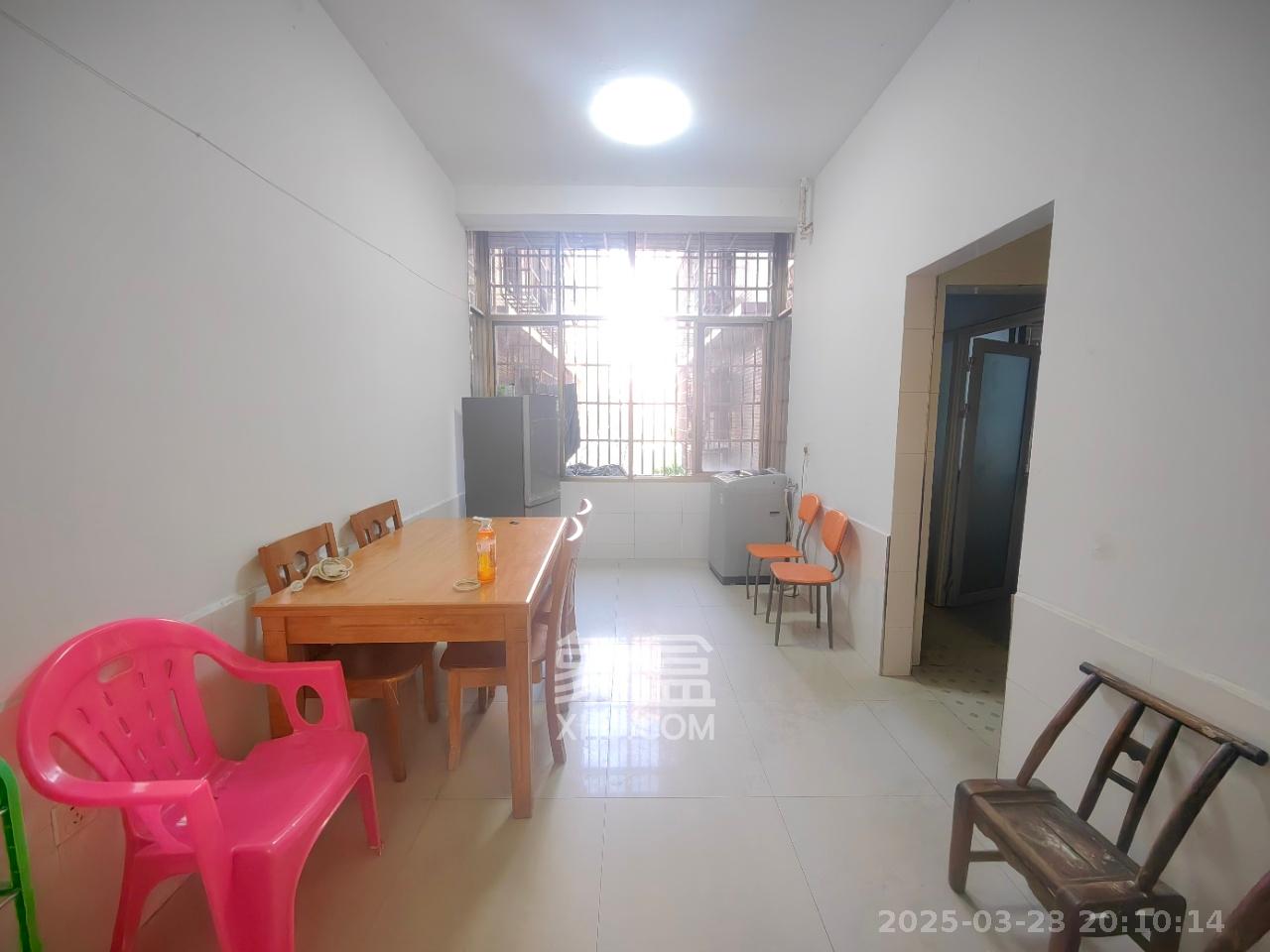 清水小区(浪琴湾清水小区) 3室2厅1卫 2400.0元/月 清水小区(浪琴湾清水小区) 3室2厅1卫 2400.0元/月室内图