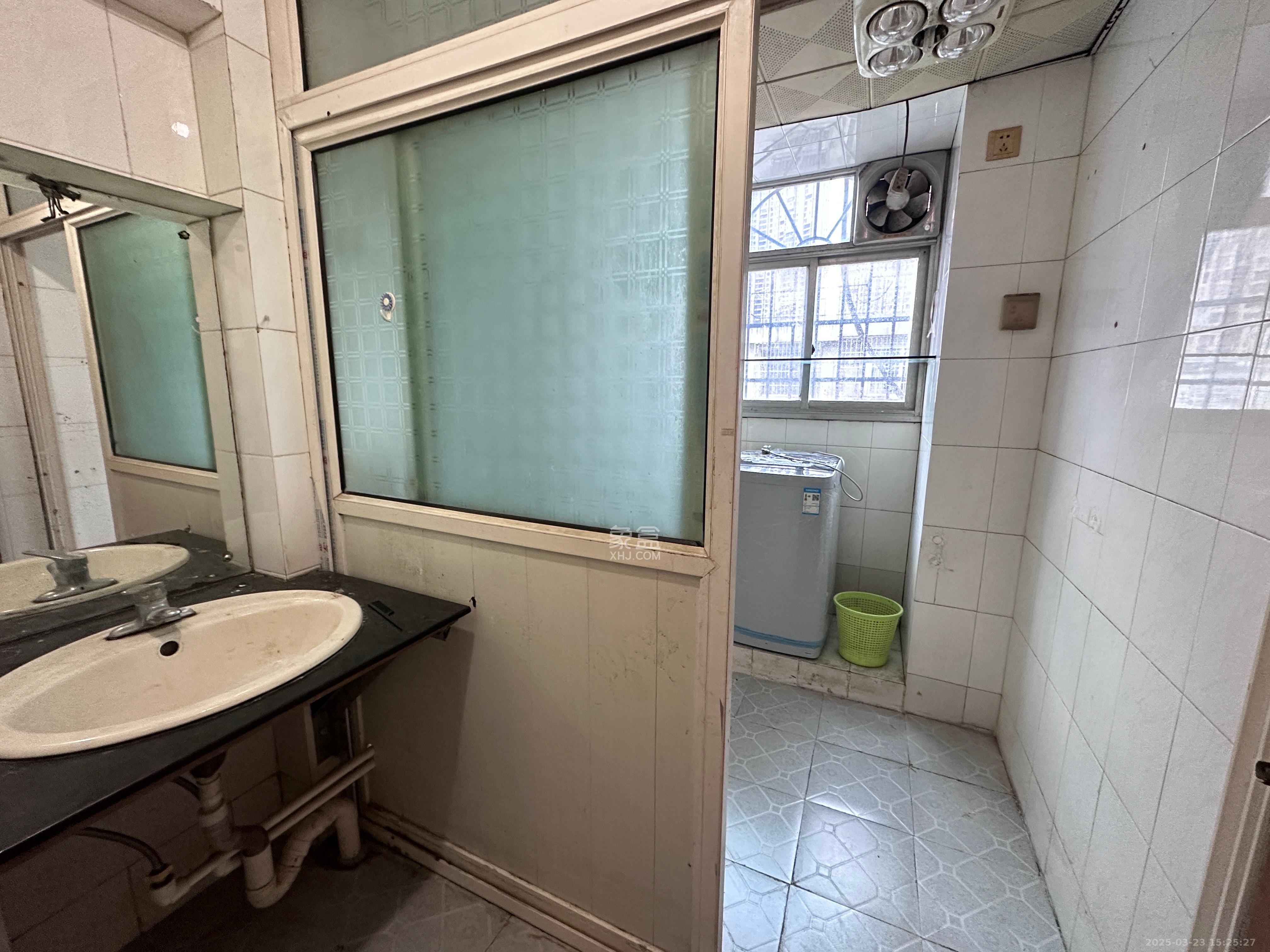 陈家湖小区 1室1厅1卫 1500.0元/月 陈家湖小区 1室1厅1卫 1500.0元/月室内图