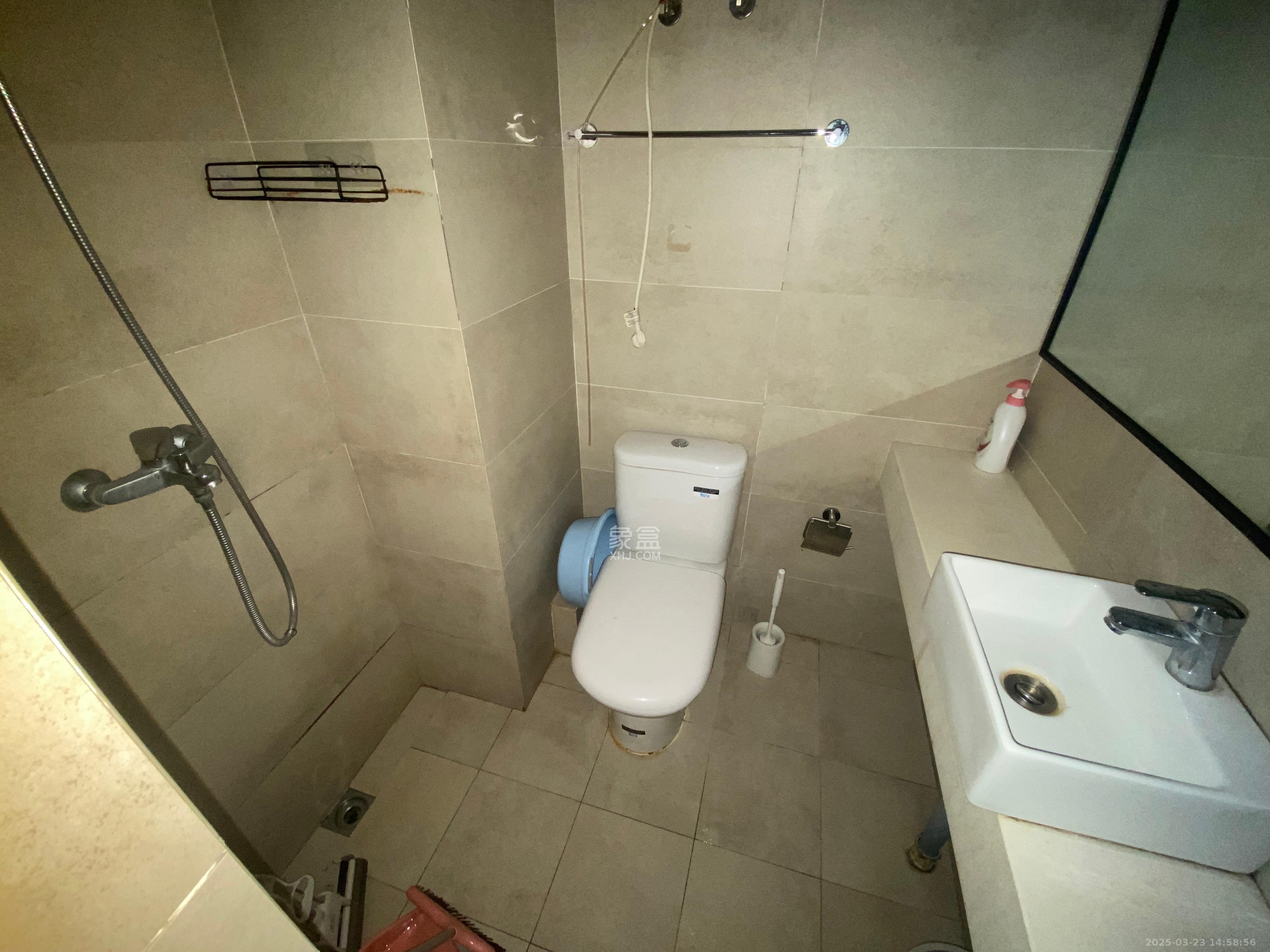 兰亭湾畔 1室1厅1卫 900.0元/月 兰亭湾畔 1室1厅1卫 900.0元/月室内图