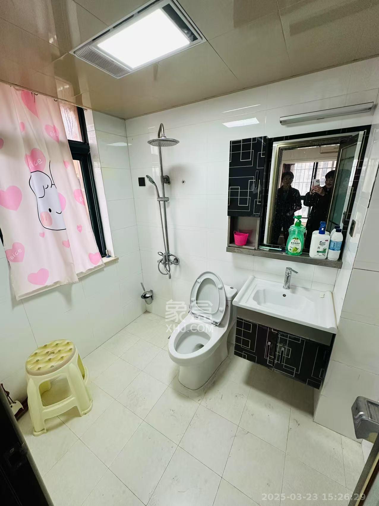 佳阳悦景馨都  3室2厅2卫   2500.00元/月室内图