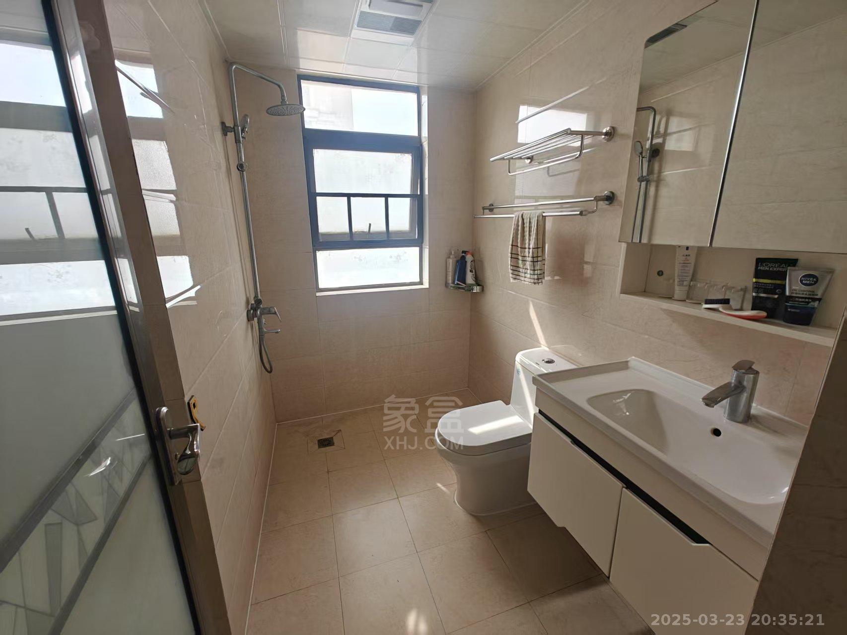 佳兆业金域天下二期 3室2厅2卫 2000.0元/月 佳兆业金域天下二期 3室2厅2卫 2000.0元/月室内图