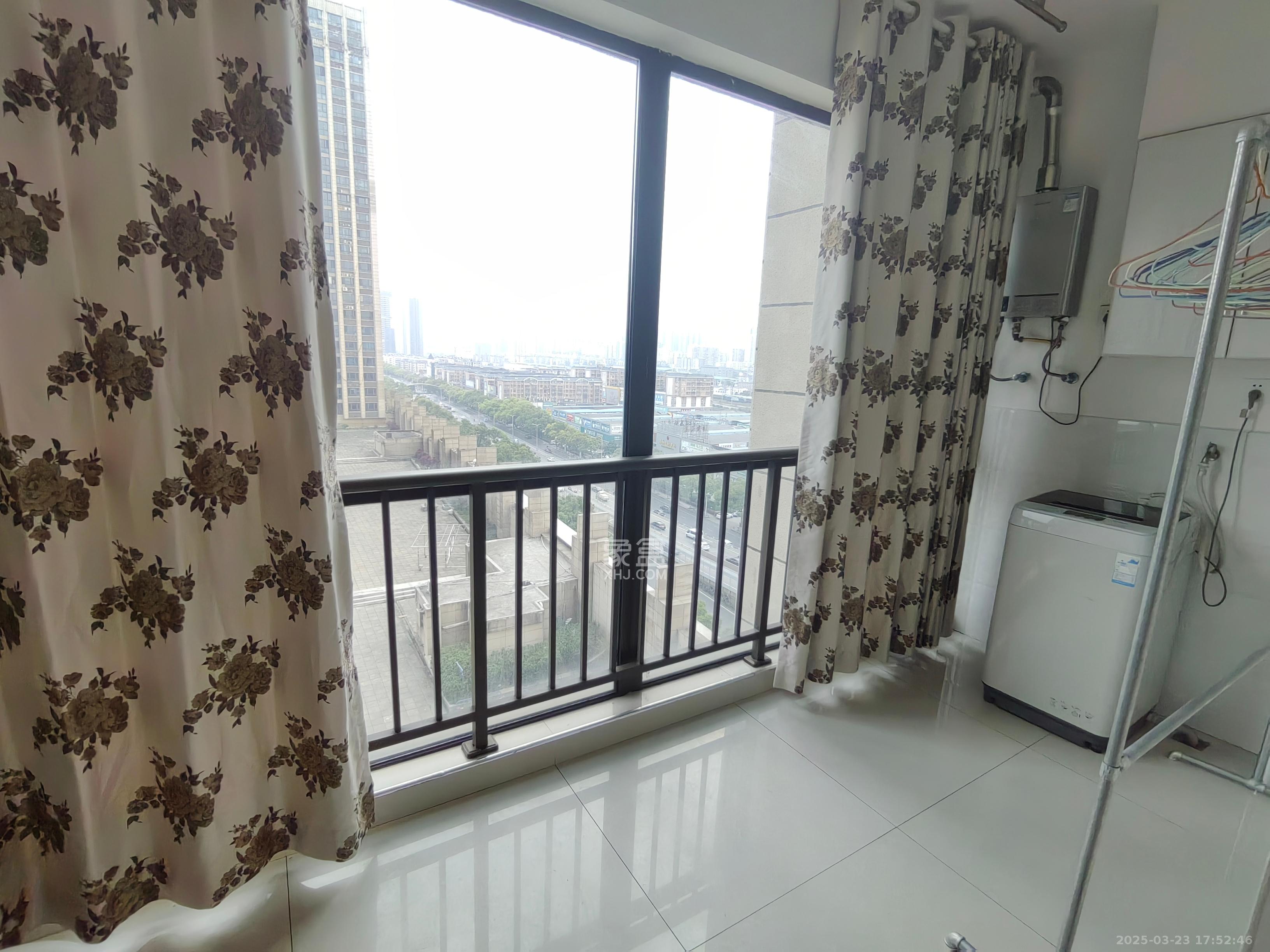 天下一家 2室2厅1卫 2600.0元/月 天下一家 2室2厅1卫 2600.0元/月室内图