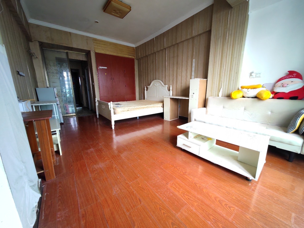 西湖商业广场 1室1厅1卫 48.8万 西湖商业广场 1室1厅1卫 48.8万客厅