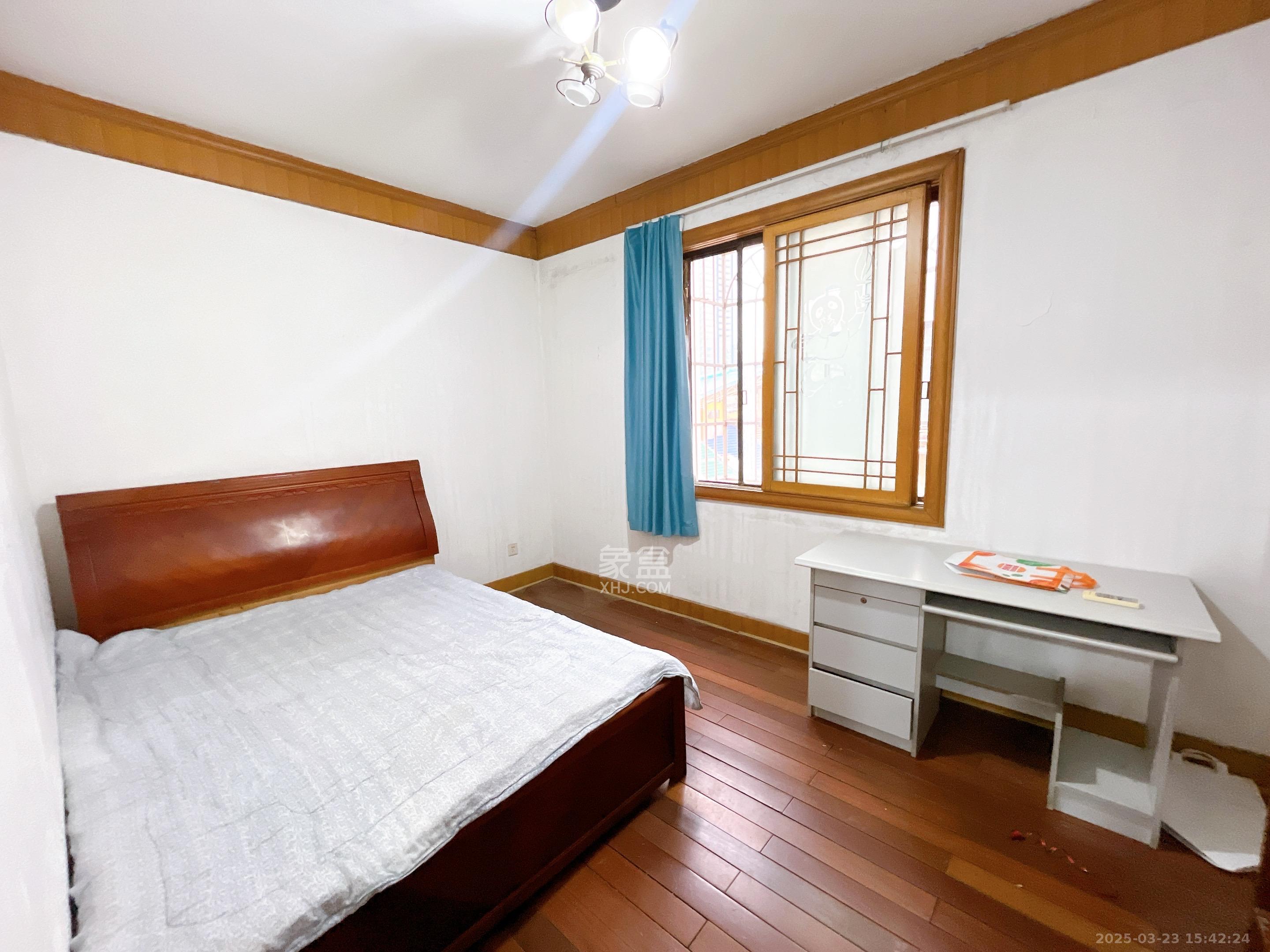 展览馆科协宿舍 4室2厅2卫 2400.0元/月 展览馆科协宿舍 4室2厅2卫 2400.0元/月室内图