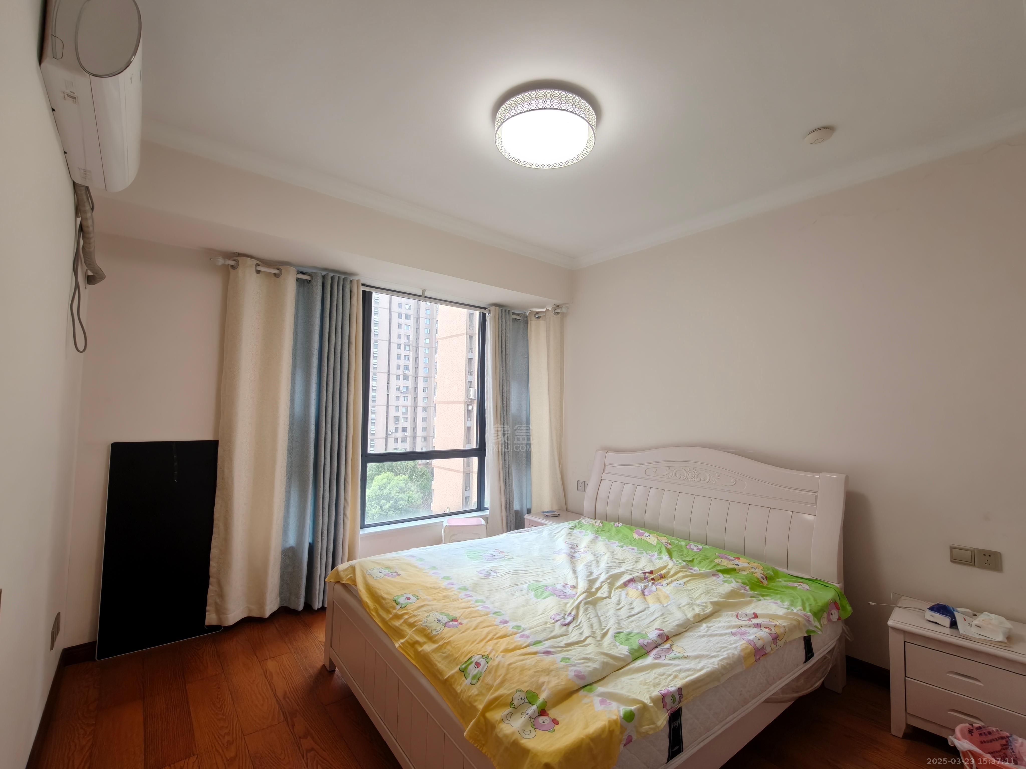 湘银星城 3室2厅2卫 2100.0元/月 湘银星城 3室2厅2卫 2100.0元/月室内图