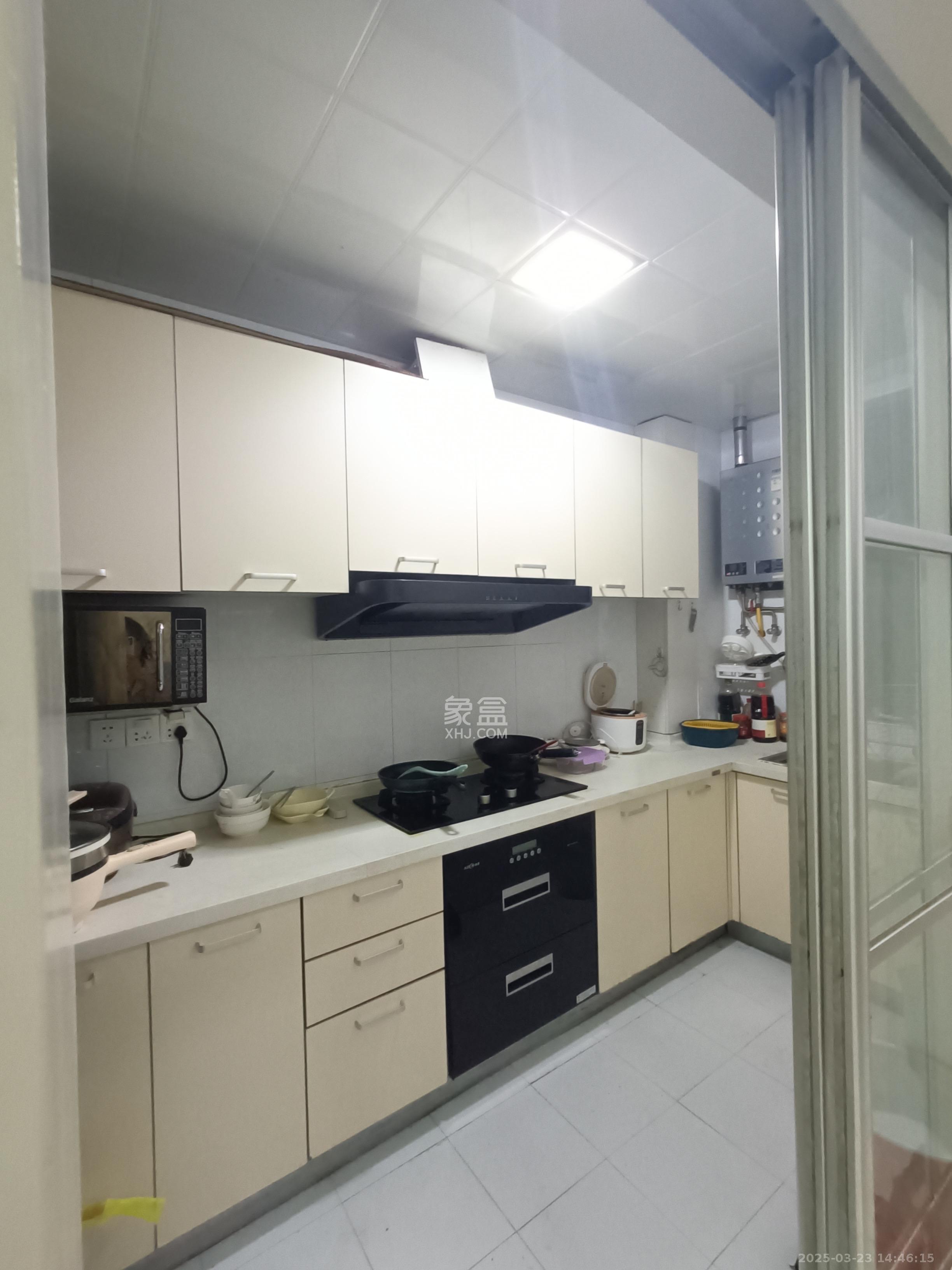 保利麓谷林语E区  1室2厅1卫   850.00元/月室内图