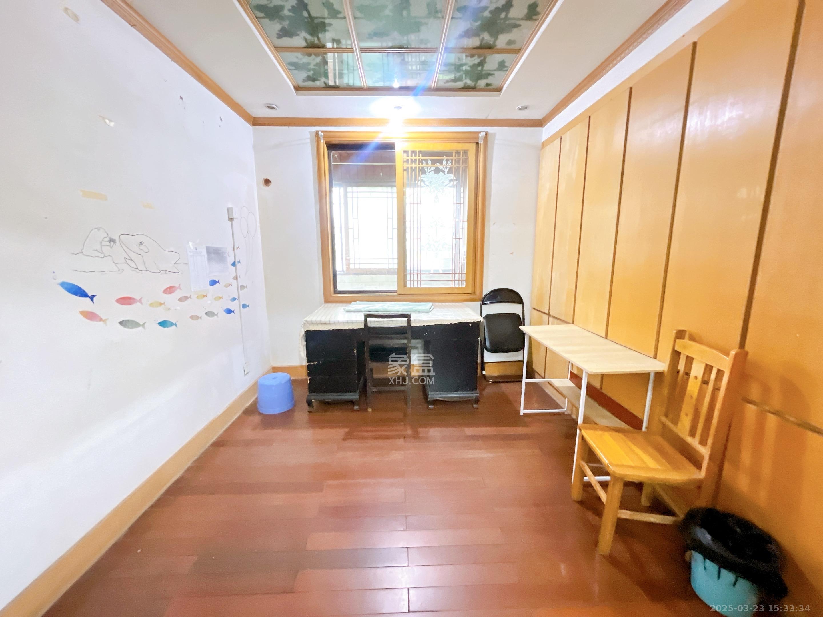 展览馆科协宿舍 4室2厅2卫 2400.0元/月 展览馆科协宿舍 4室2厅2卫 2400.0元/月室内图