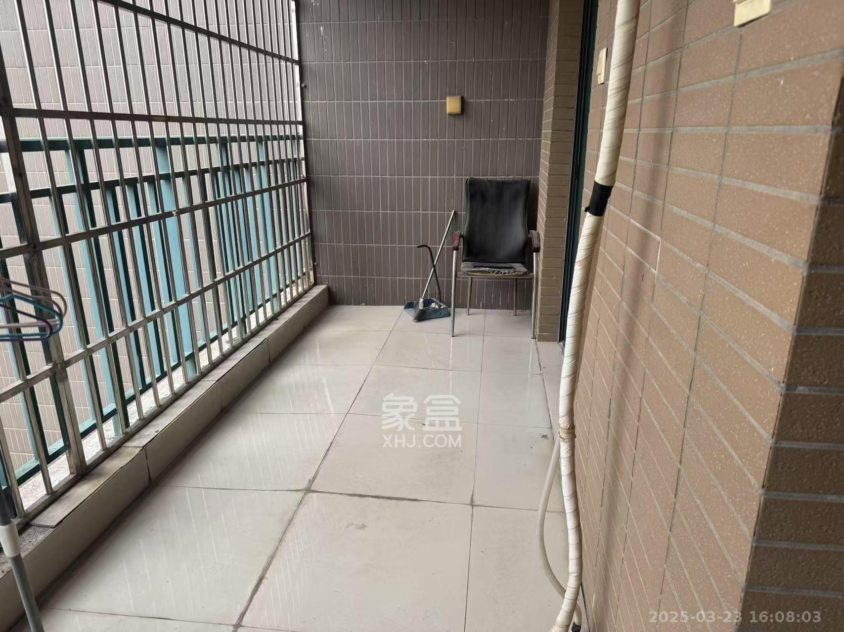 中江国际花城  3室2厅2卫    2000.0元/月室内图