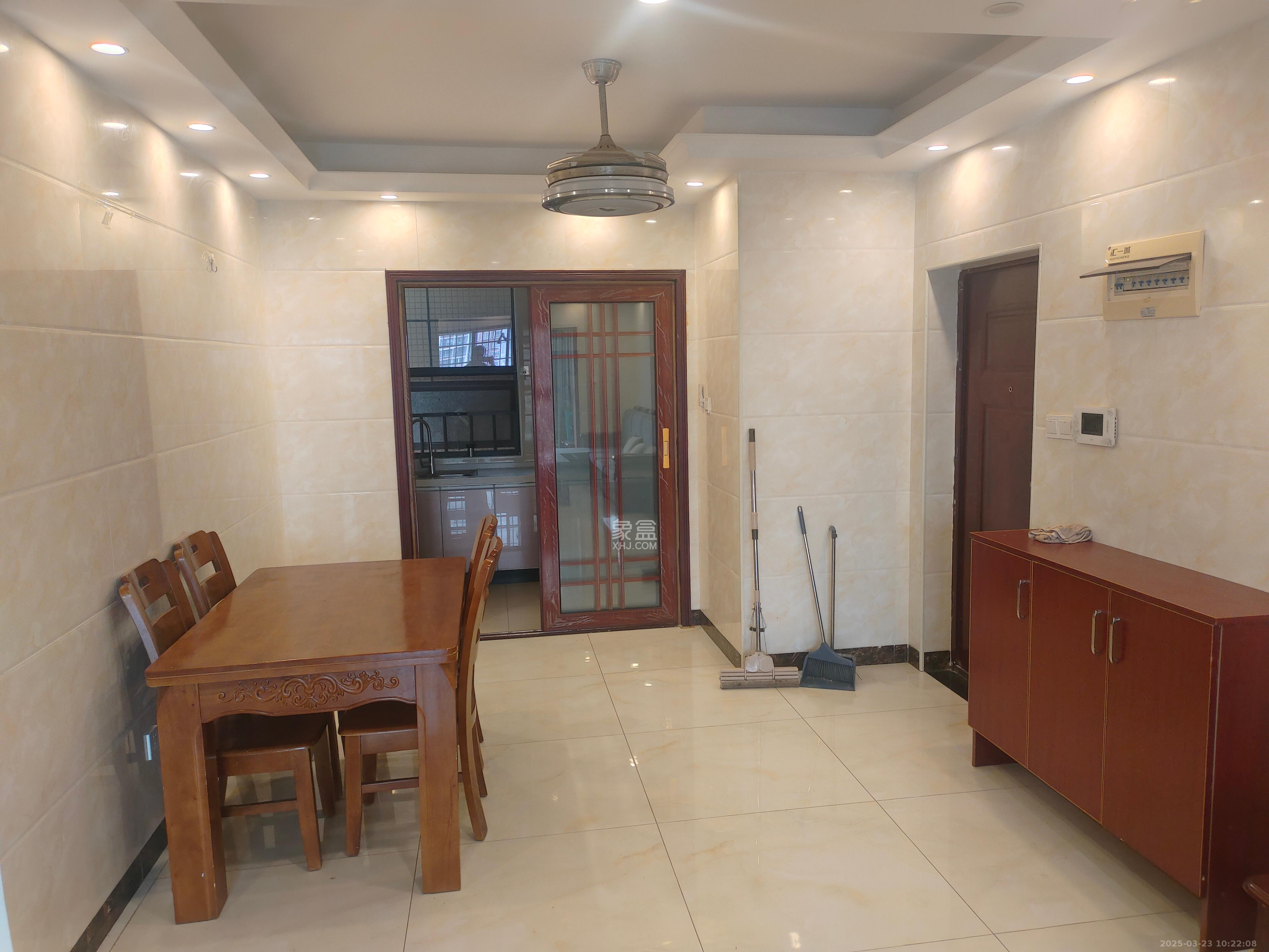 汇一城(汇壹公馆)  3室2厅1卫    2800.0元/月 汇一城(汇壹公馆)  3室2厅1卫    2800.0元/月室内图