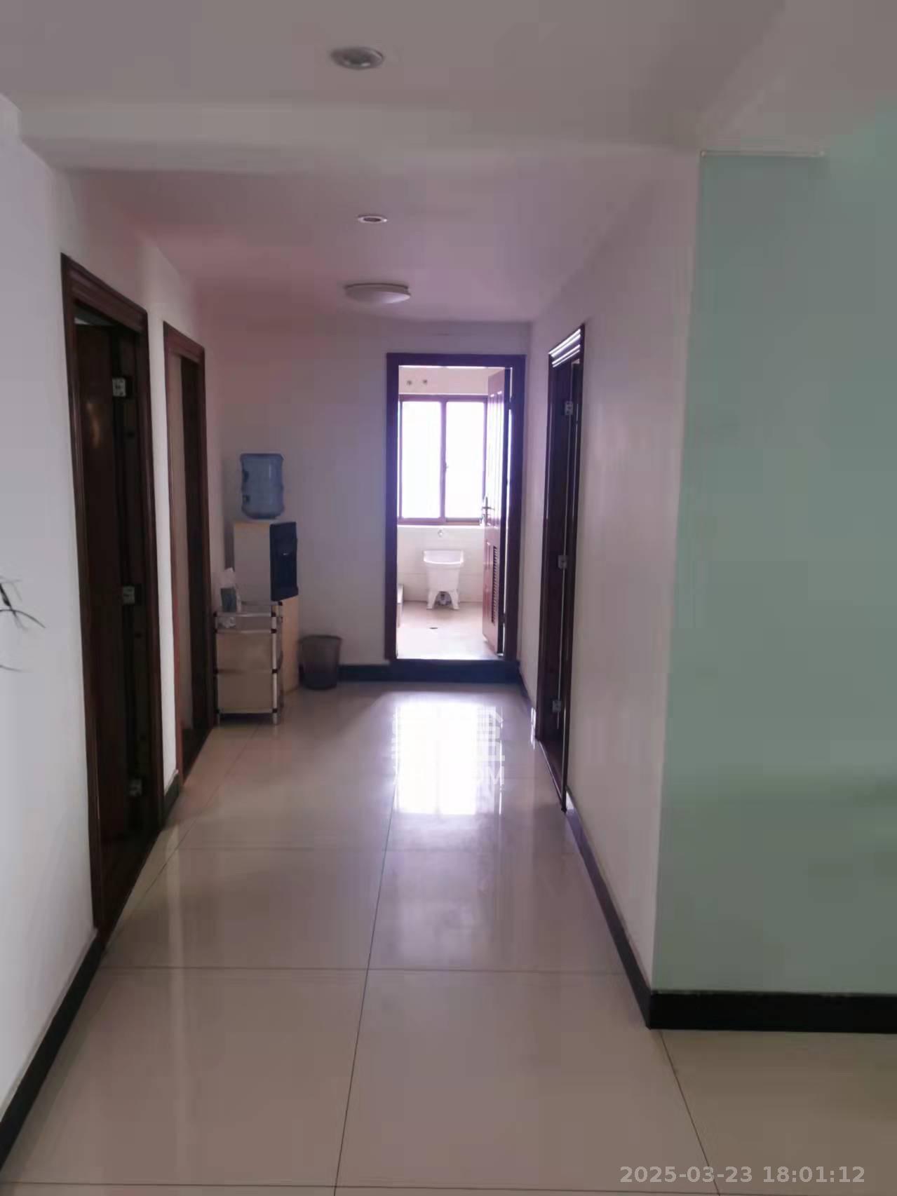 兰卡威国际 1室1厅1卫 1600.0元/月 兰卡威国际 1室1厅1卫 1600.0元/月室内图