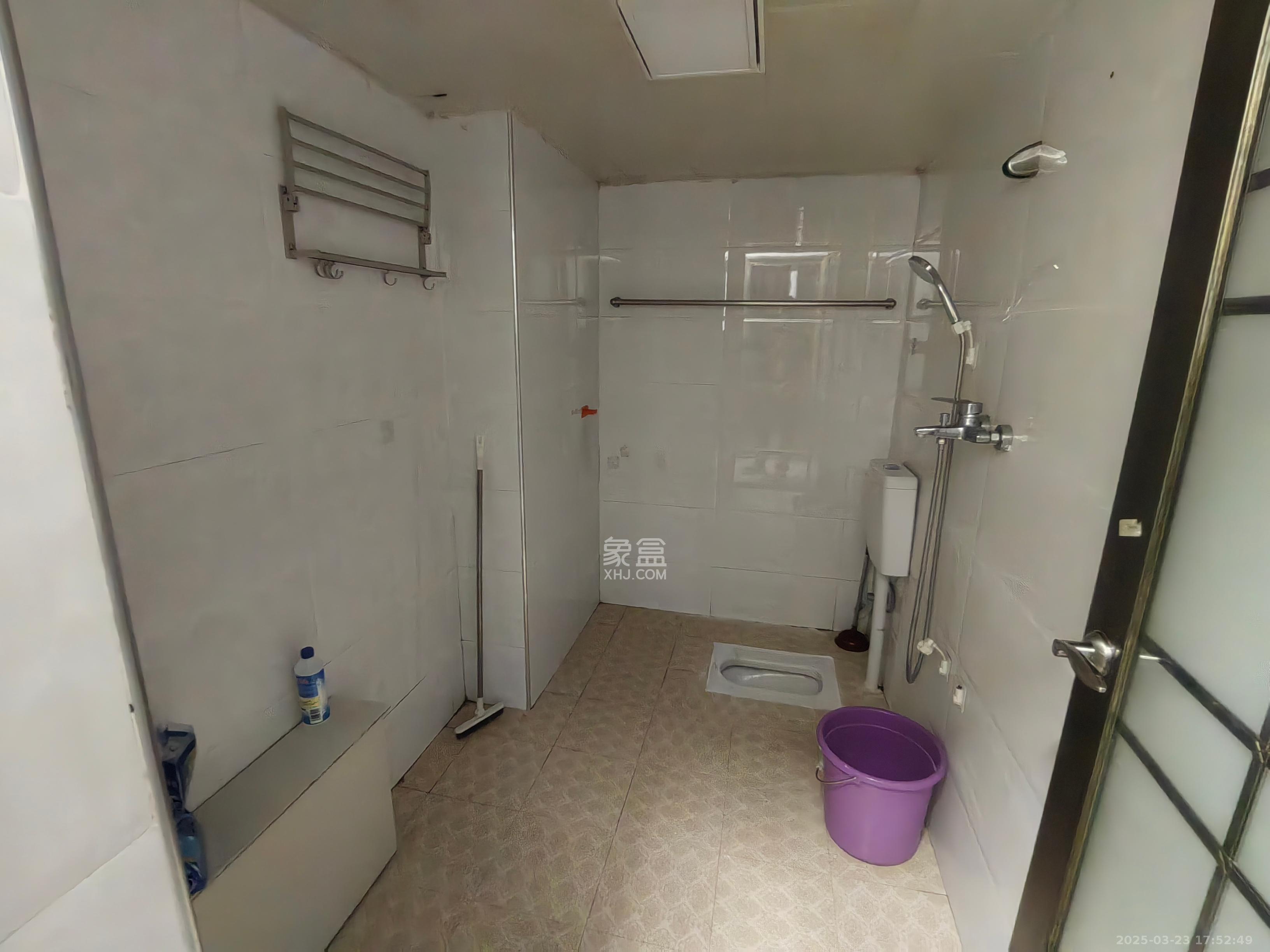 天下一家 2室2厅1卫 2600.0元/月 天下一家 2室2厅1卫 2600.0元/月室内图