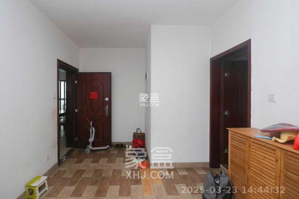 美林银谷  4室2厅2卫    4000.0元/月 美林银谷  4室2厅2卫    4000.0元/月室内图