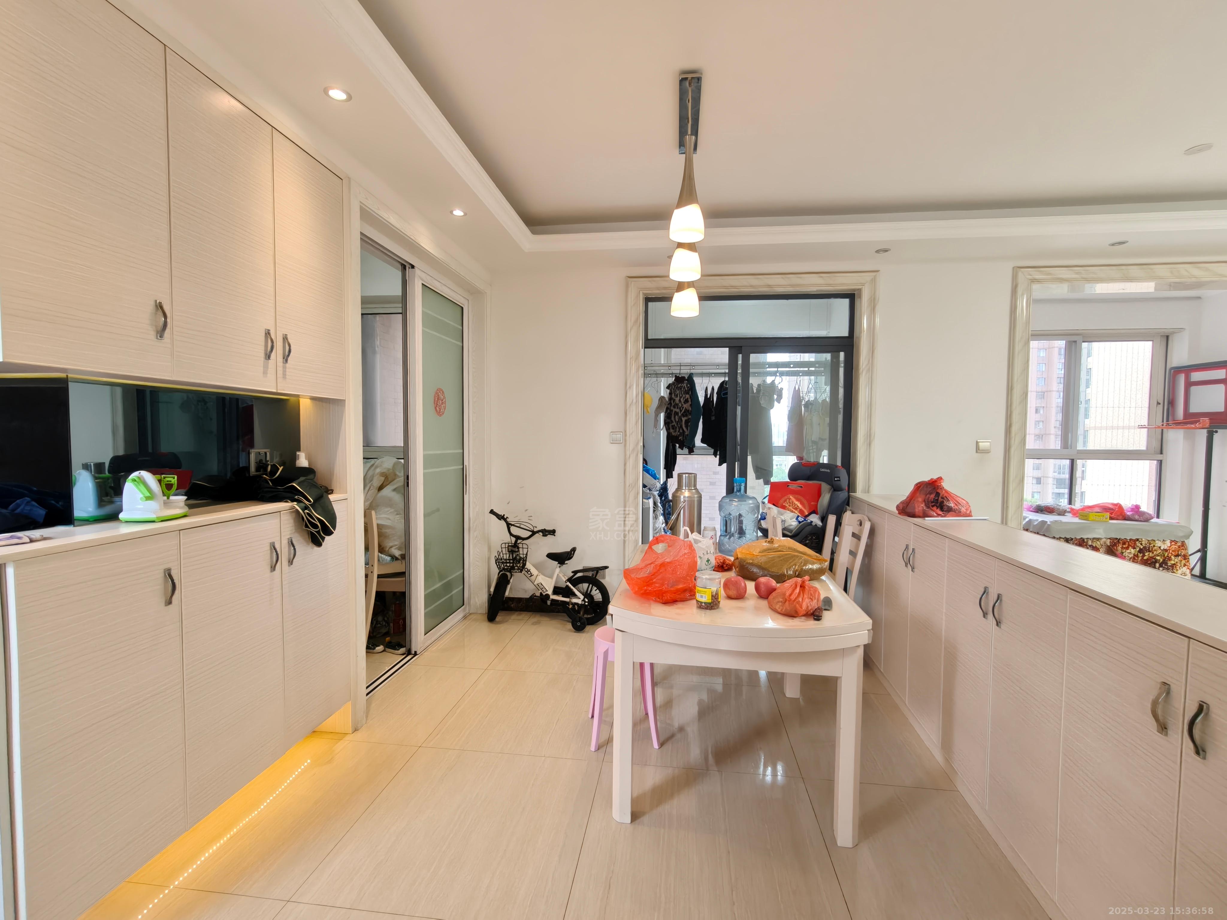 湘银星城 3室2厅2卫 2100.0元/月 湘银星城 3室2厅2卫 2100.0元/月室内图