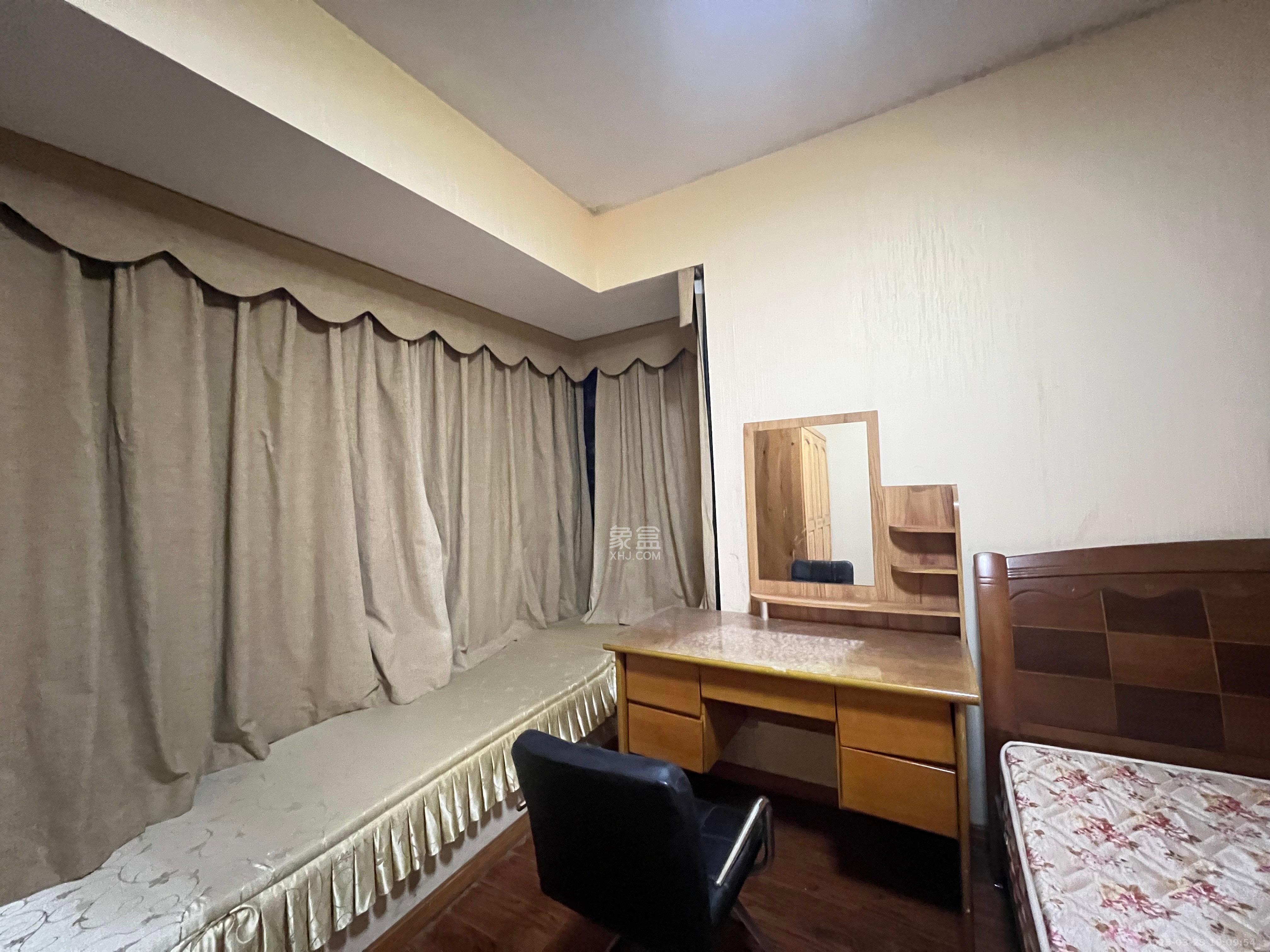 藏珑湖上国际花园 2室2厅1卫 2500.0元/月 藏珑湖上国际花园 2室2厅1卫 2500.0元/月室内图