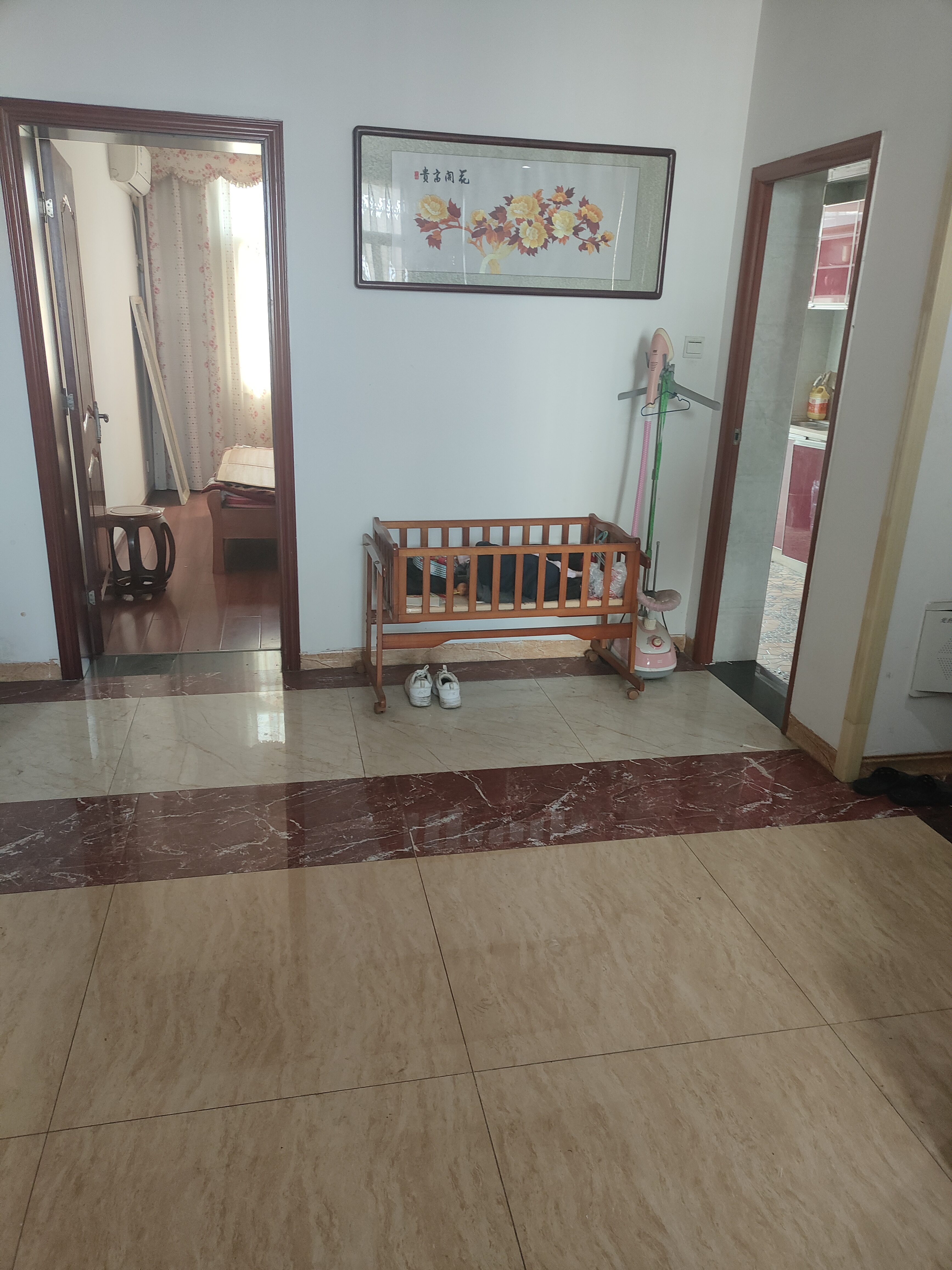 五和小区  1室0厅0卫    38.8万 五和小区  1室0厅0卫    38.8万客厅