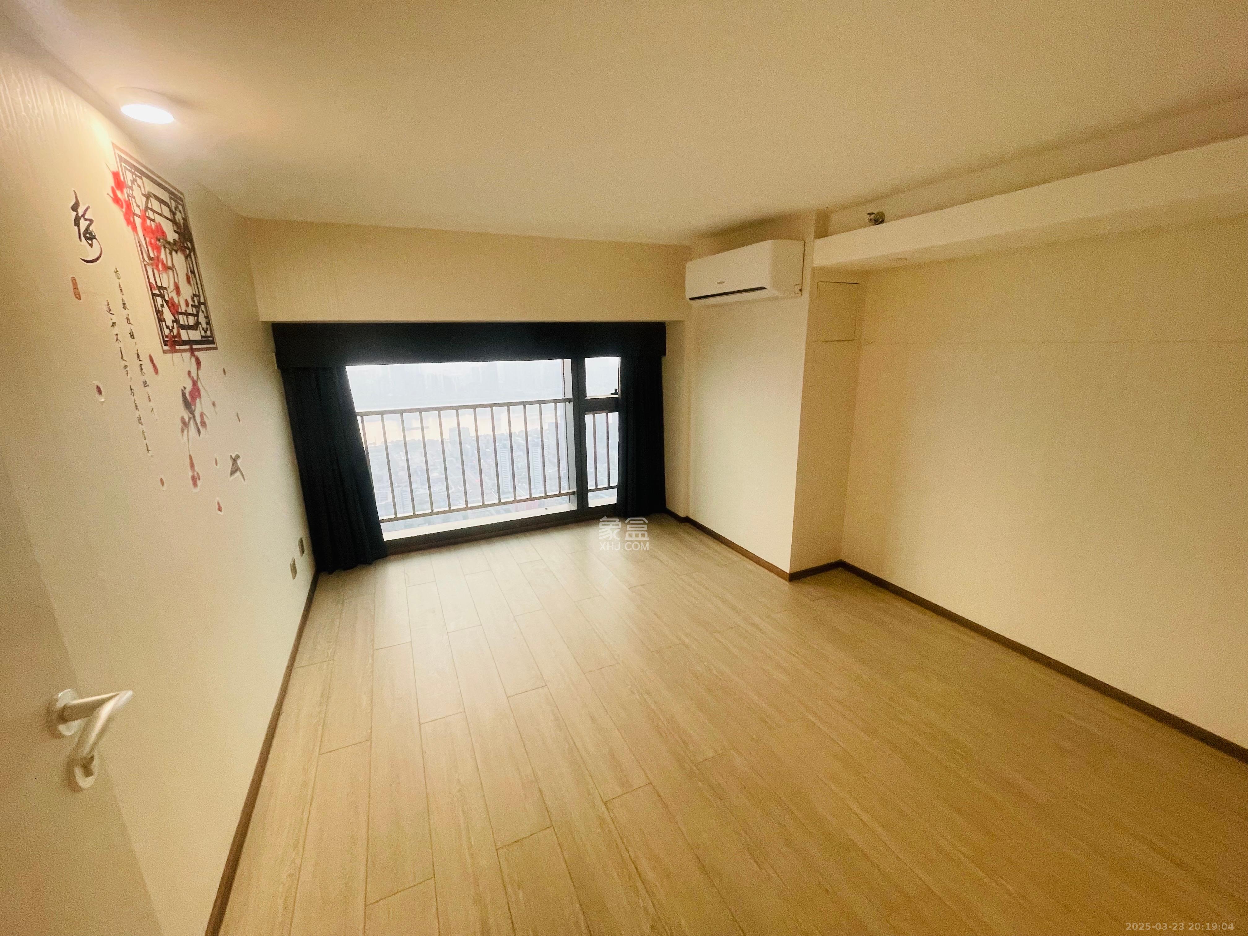 华远华时代  4室2厅2卫   4800.00元/月室内图