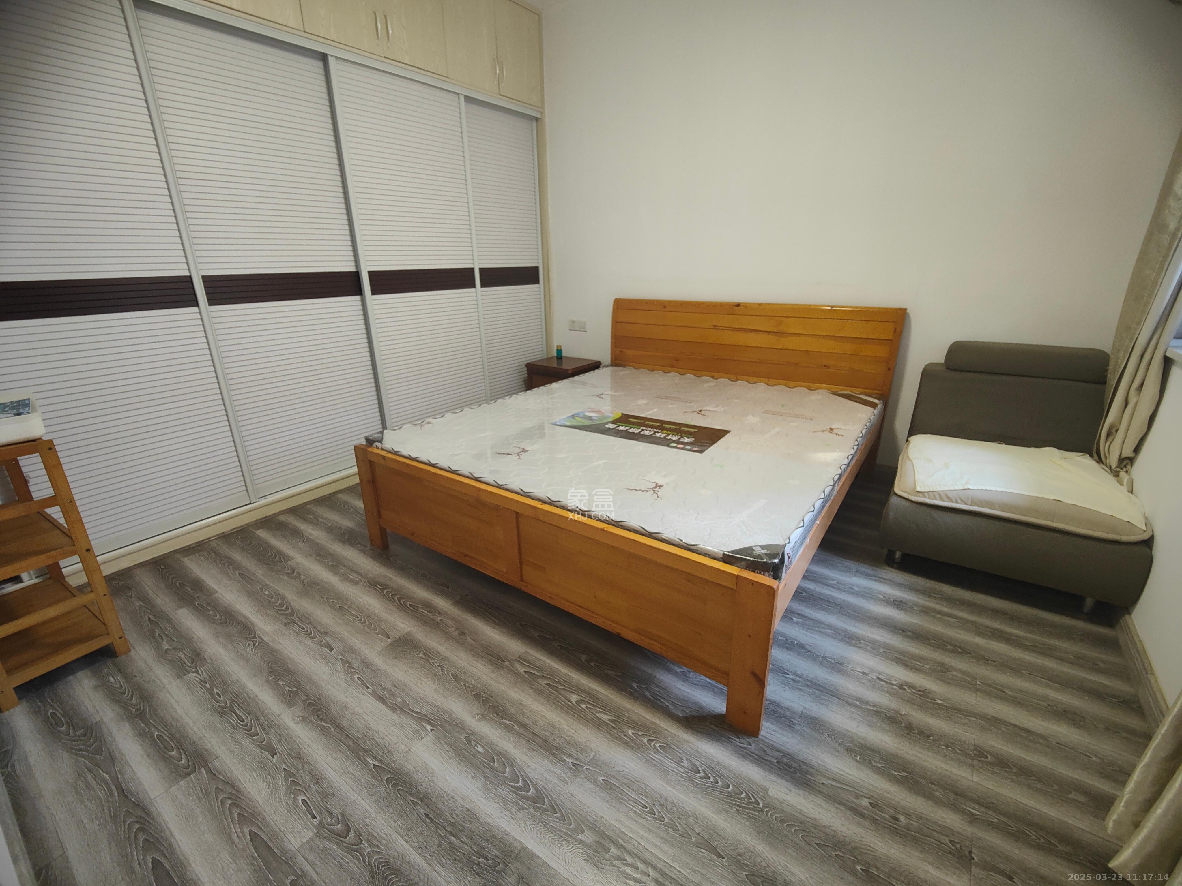 德润小区(丰升德润小区) 2室2厅1卫 2600.0元/月 德润小区(丰升德润小区) 2室2厅1卫 2600.0元/月室内图