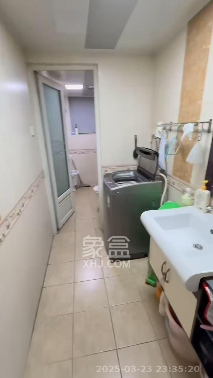 鑫邮小区  1室2厅1卫    2600.0元/月室内图