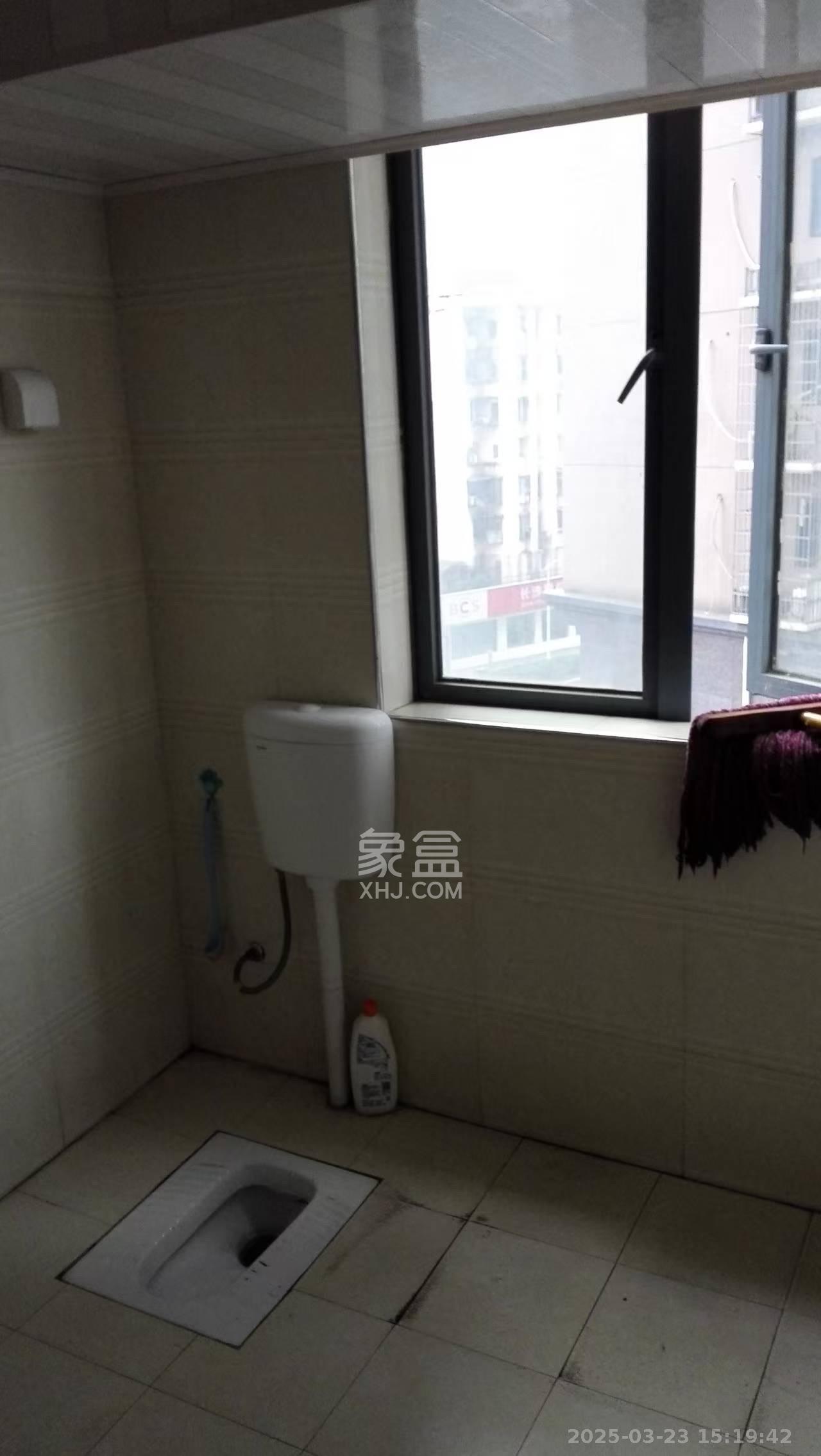 君庭金福苑  2室2厅1卫   2700.00元/月室内图
