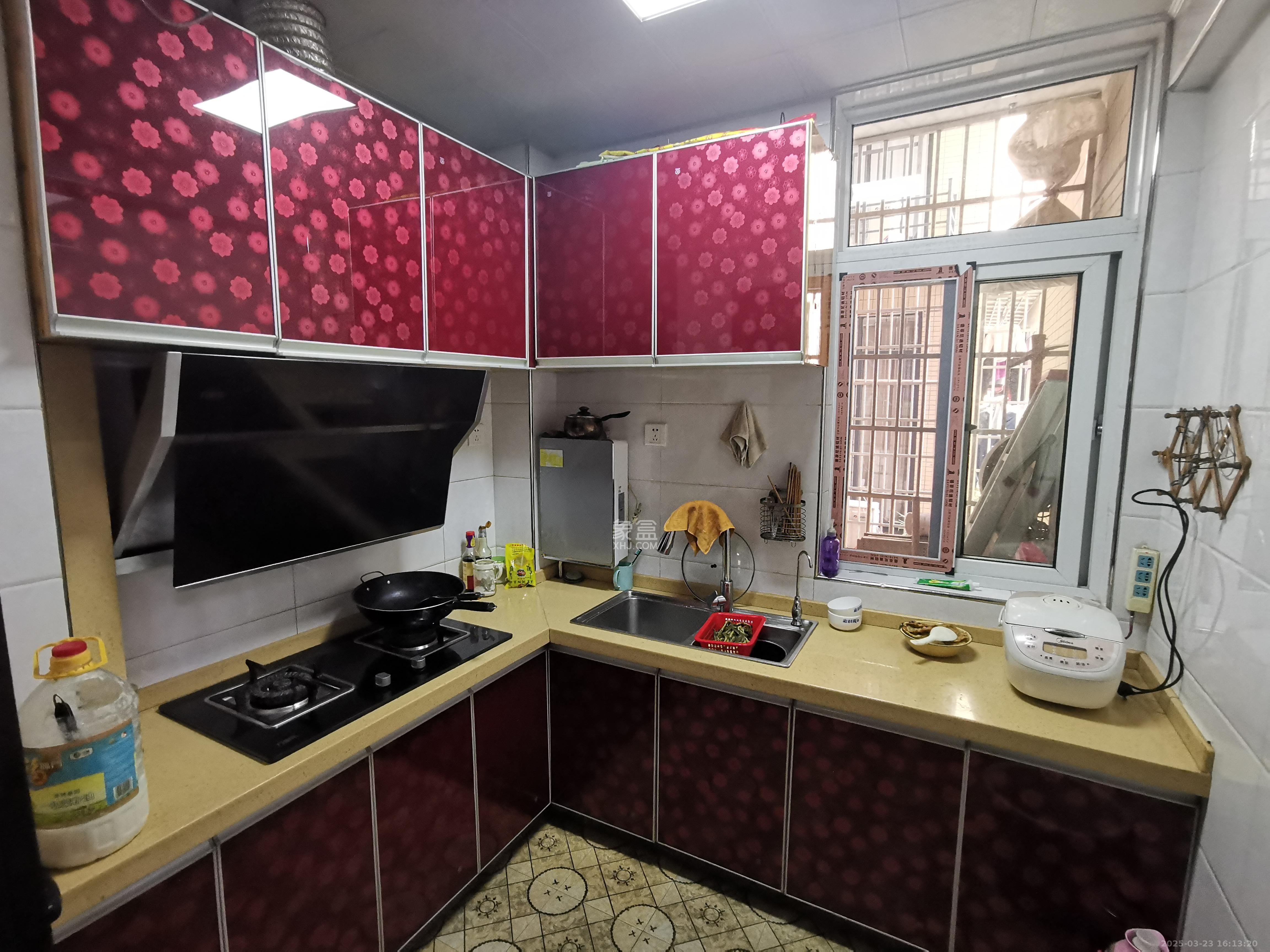 丰园城(鄱阳小区二期)  2室2厅1卫    2000.0元/月 丰园城(鄱阳小区二期)  2室2厅1卫    2000.0元/月