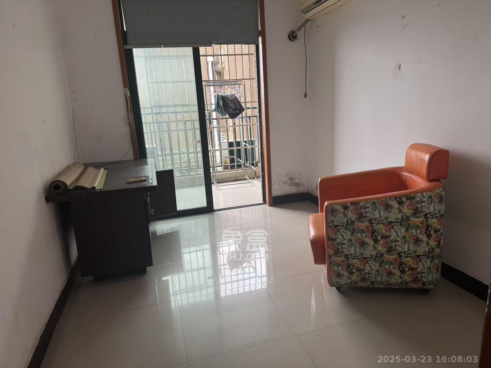 中江国际花城  3室2厅2卫    2000.0元/月室内图