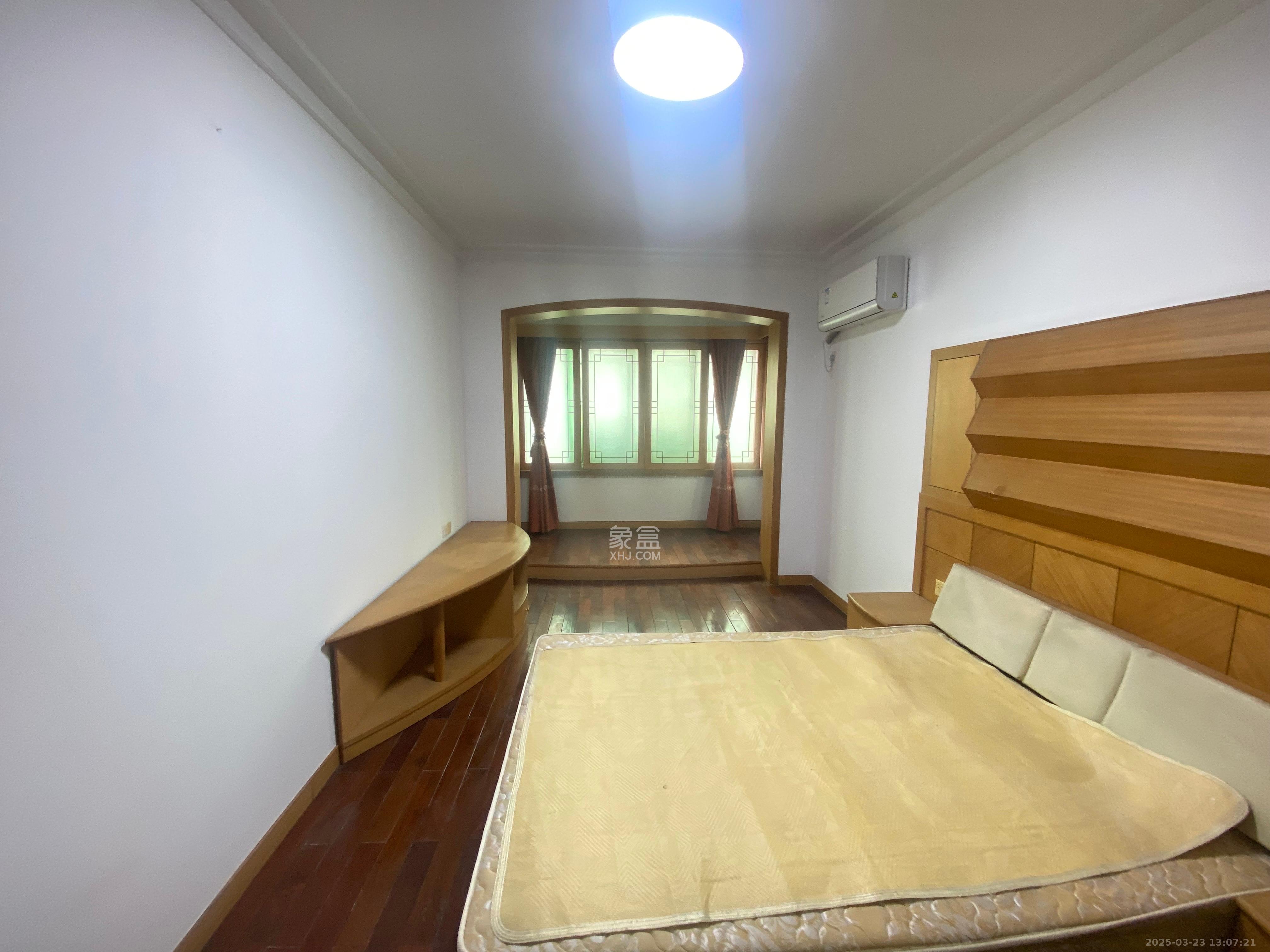 桔园小区1-8片  4室2厅1卫   2800.00元/月室内图
