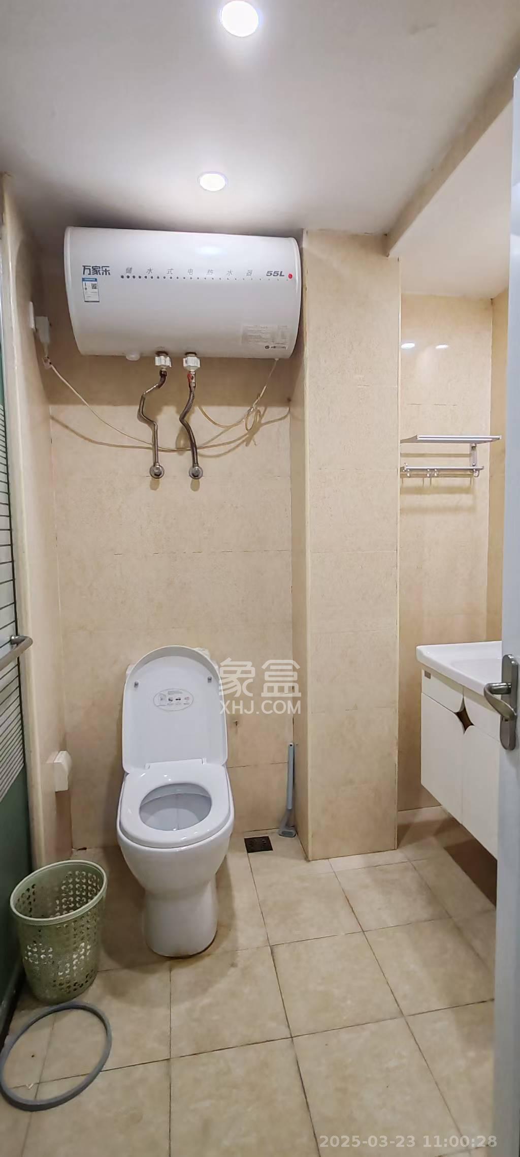 九峰远见  1室1厅1卫   1500.00元/月室内图