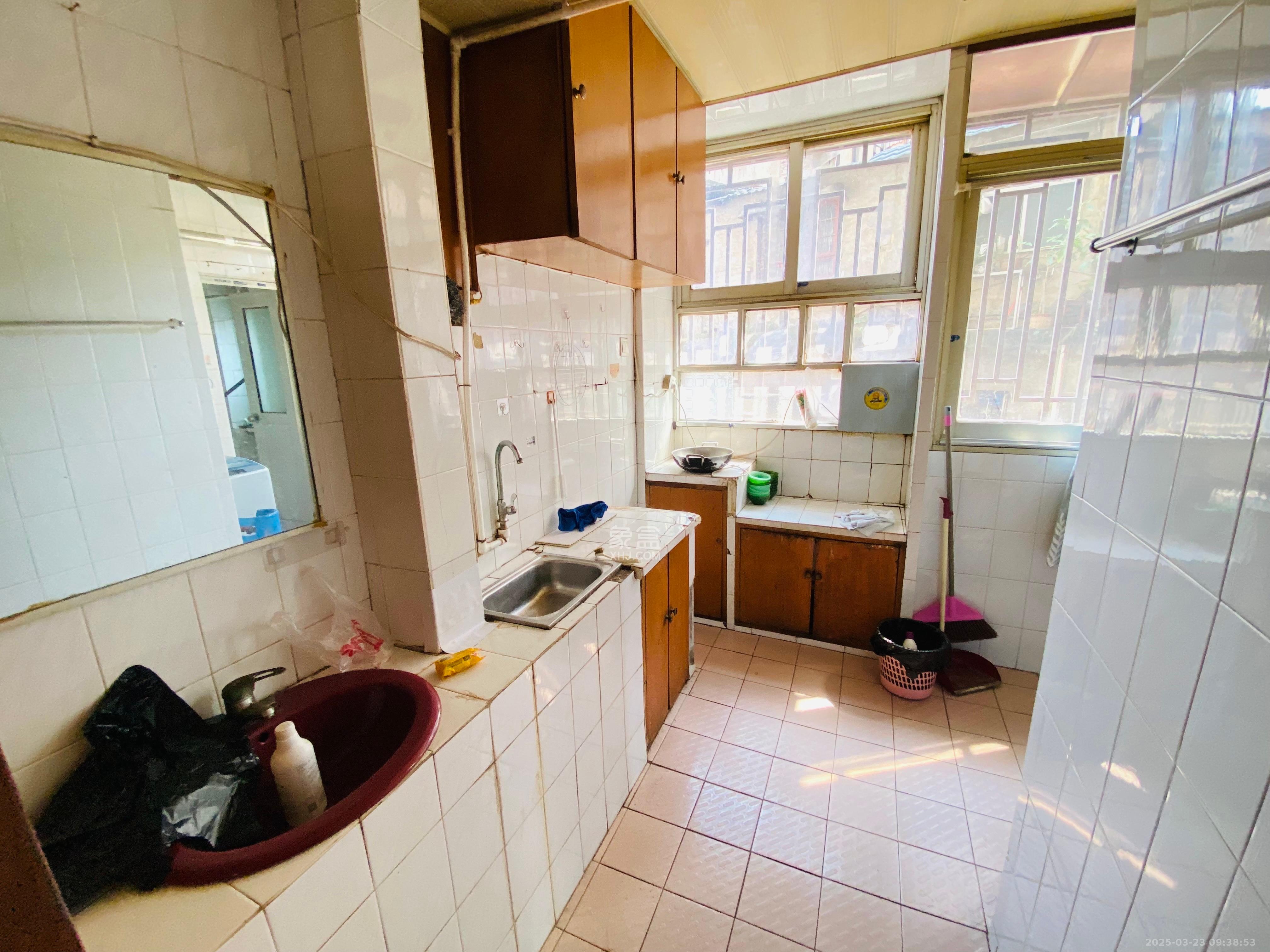 西湖新村  2室2厅1卫   2200.00元/月室内图