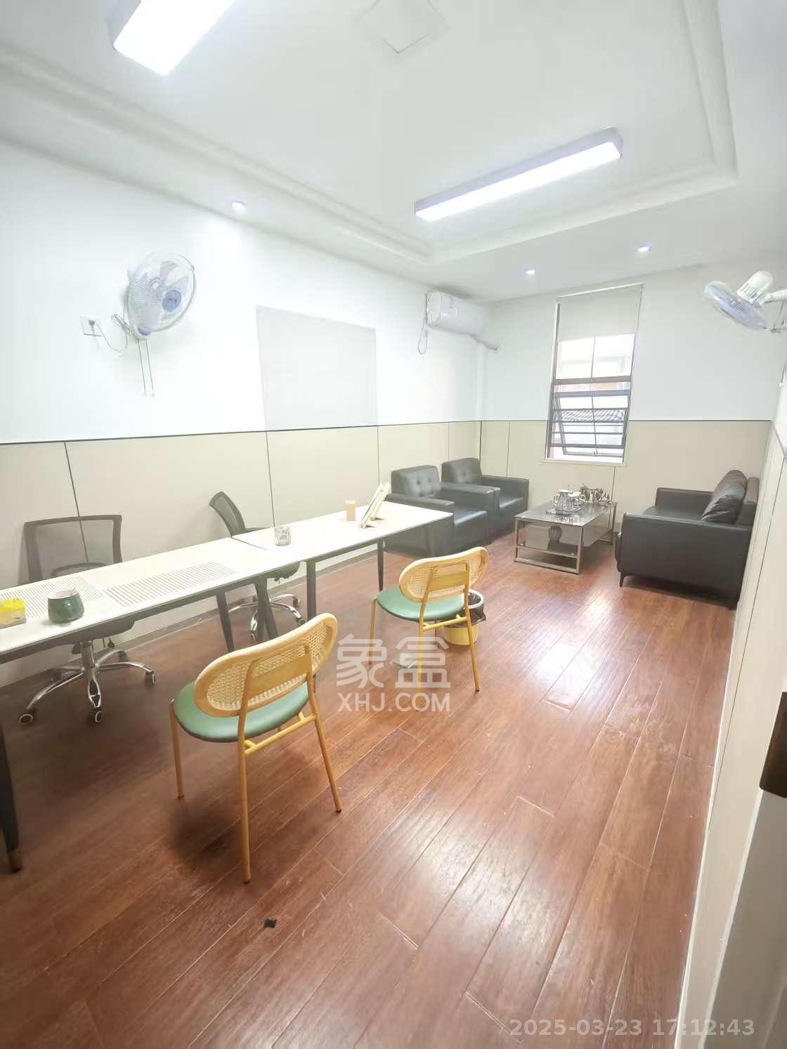 保利城（中航城国际社区、郡原美村）   85.76㎡      17000.0元/月室内图