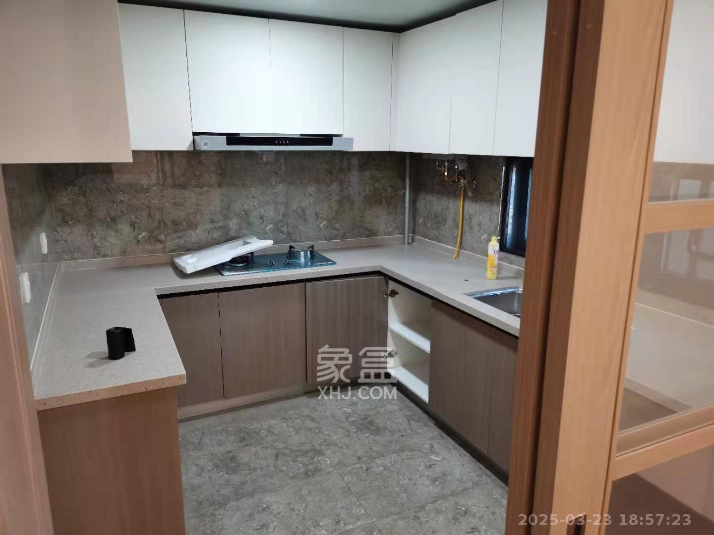 万科金域蓝湾  4室2厅2卫   4000.00元/月室内图