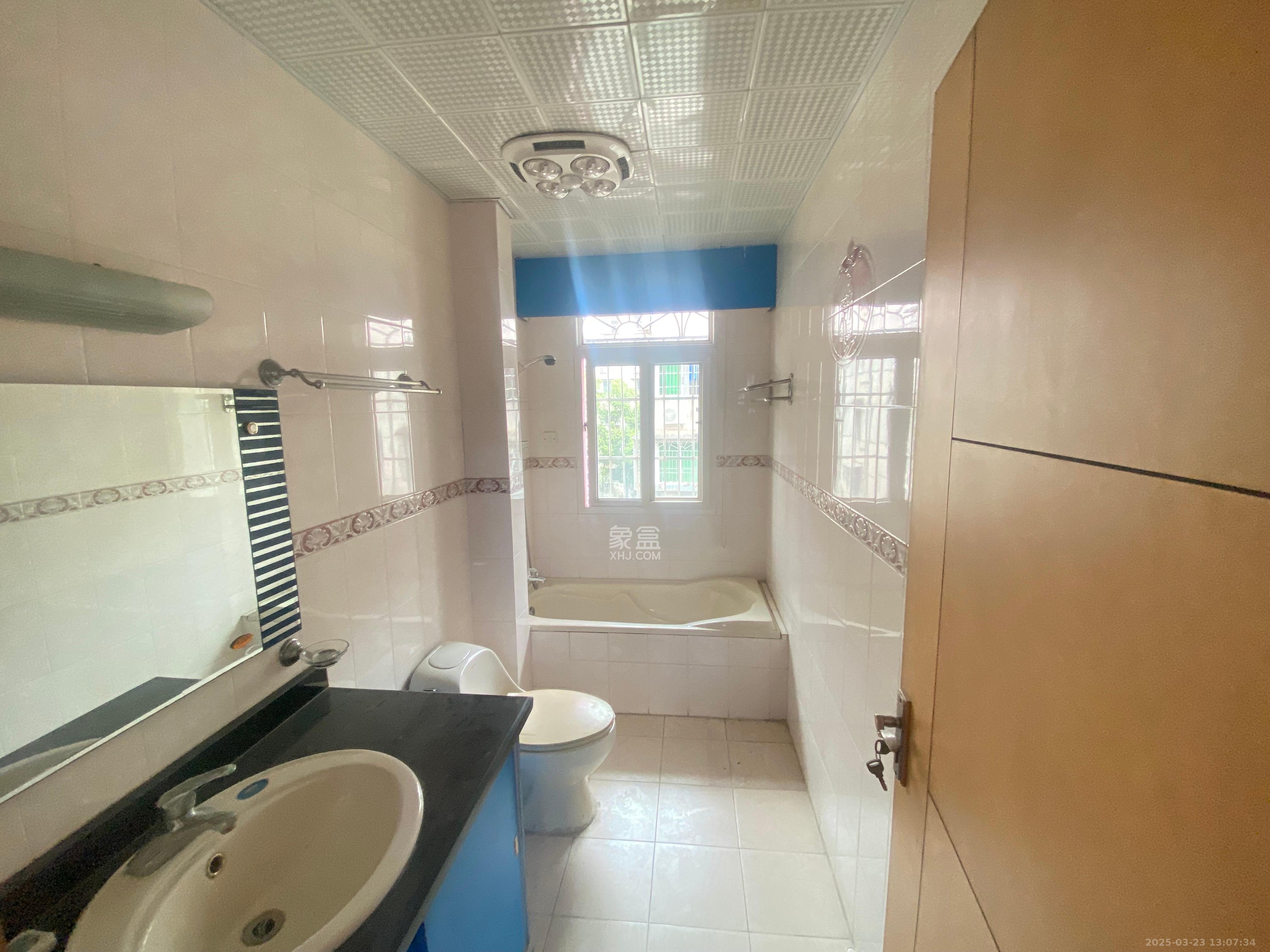 桔园小区1-8片  4室2厅1卫    2200.0元/月 桔园小区1-8片  4室2厅1卫    2200.0元/月室内图