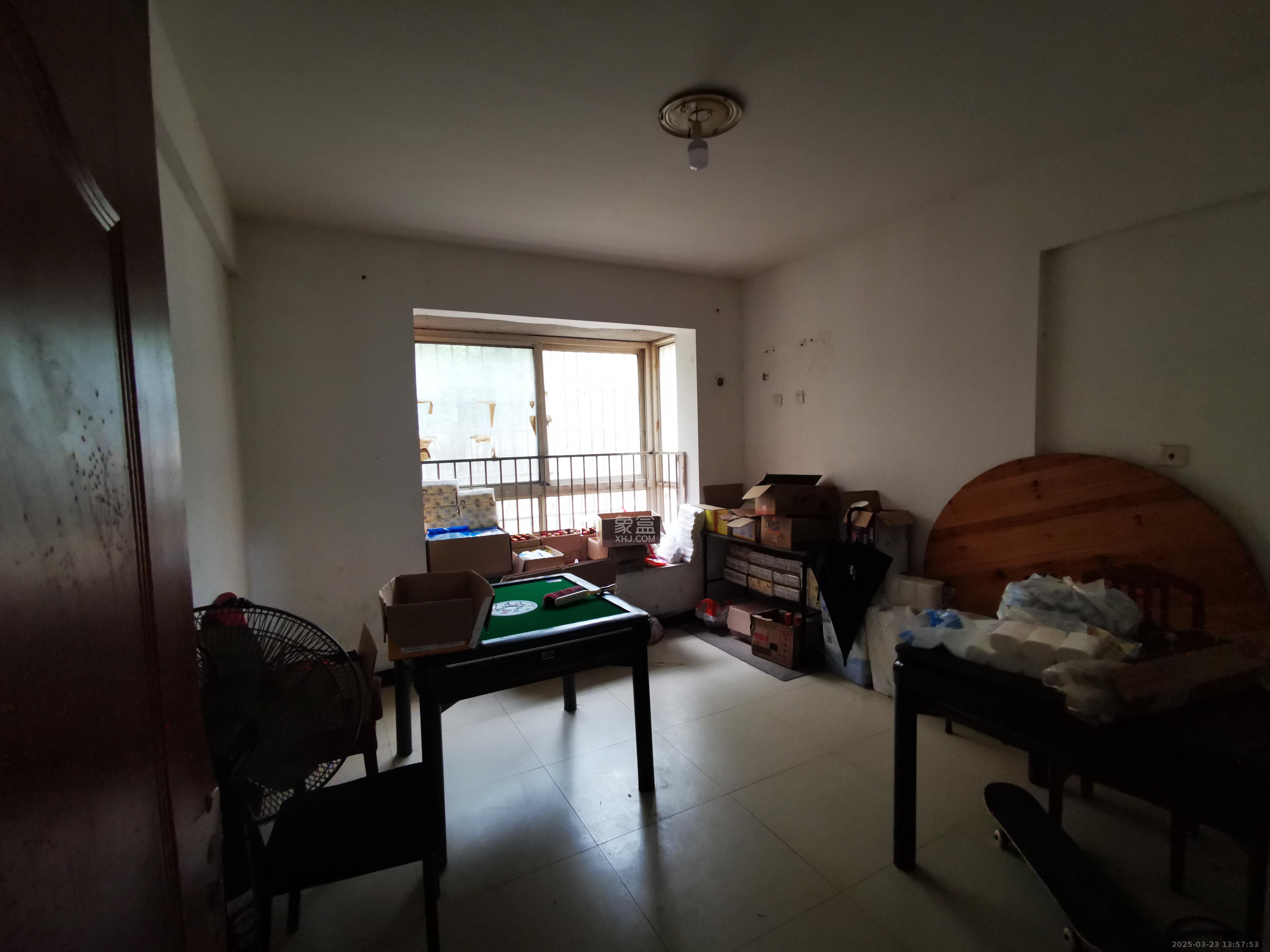 和润园一、二期 3室1厅2卫 2000.0元/月 和润园一、二期 3室1厅2卫 2000.0元/月室内图