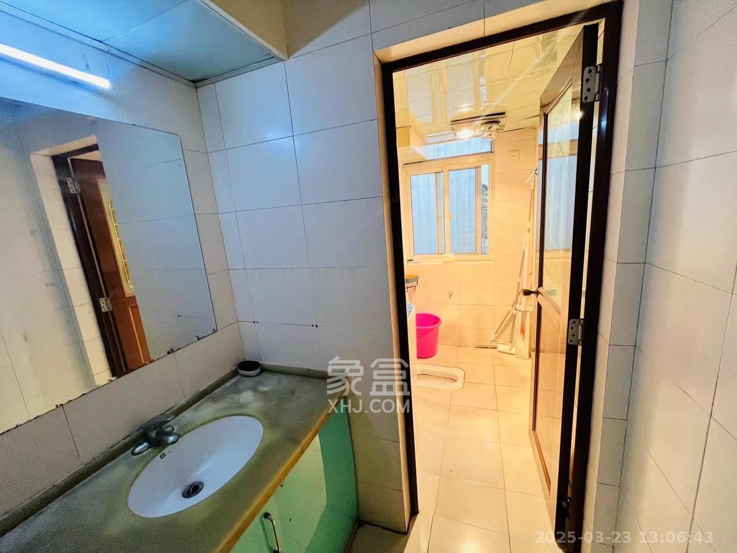 杏花园小区  3室2厅2卫   2200.00元/月室内图