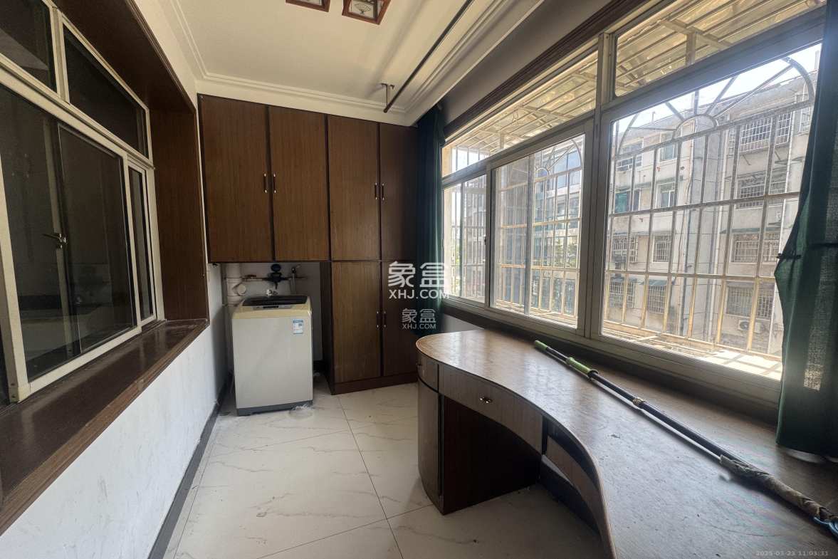 大吉小区 2室2厅1卫 1600.0元/月 大吉小区 2室2厅1卫 1600.0元/月室内图