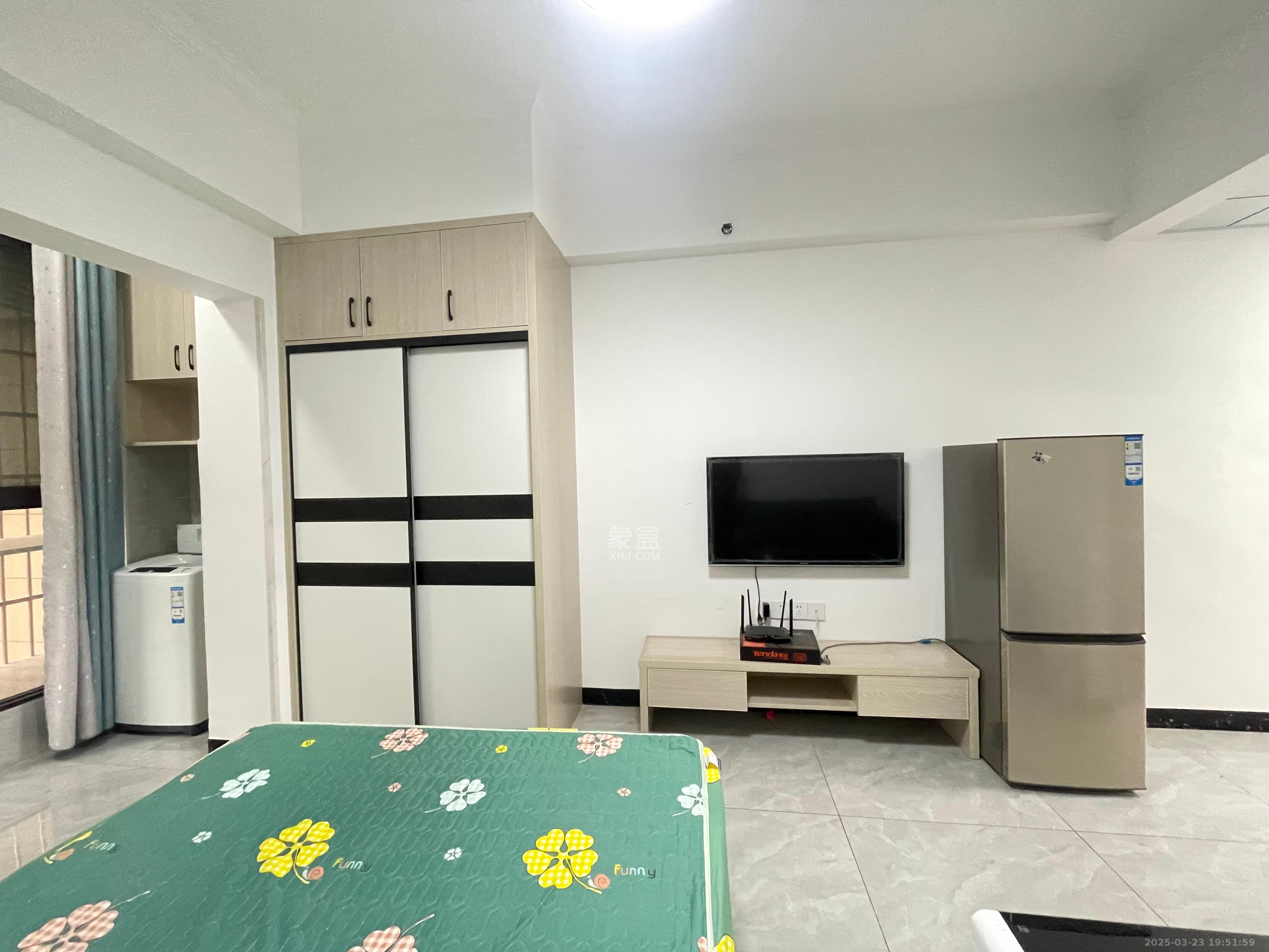 嘉雨兴园 1室1厅1卫 1800.0元/月 嘉雨兴园 1室1厅1卫 1800.0元/月室内图