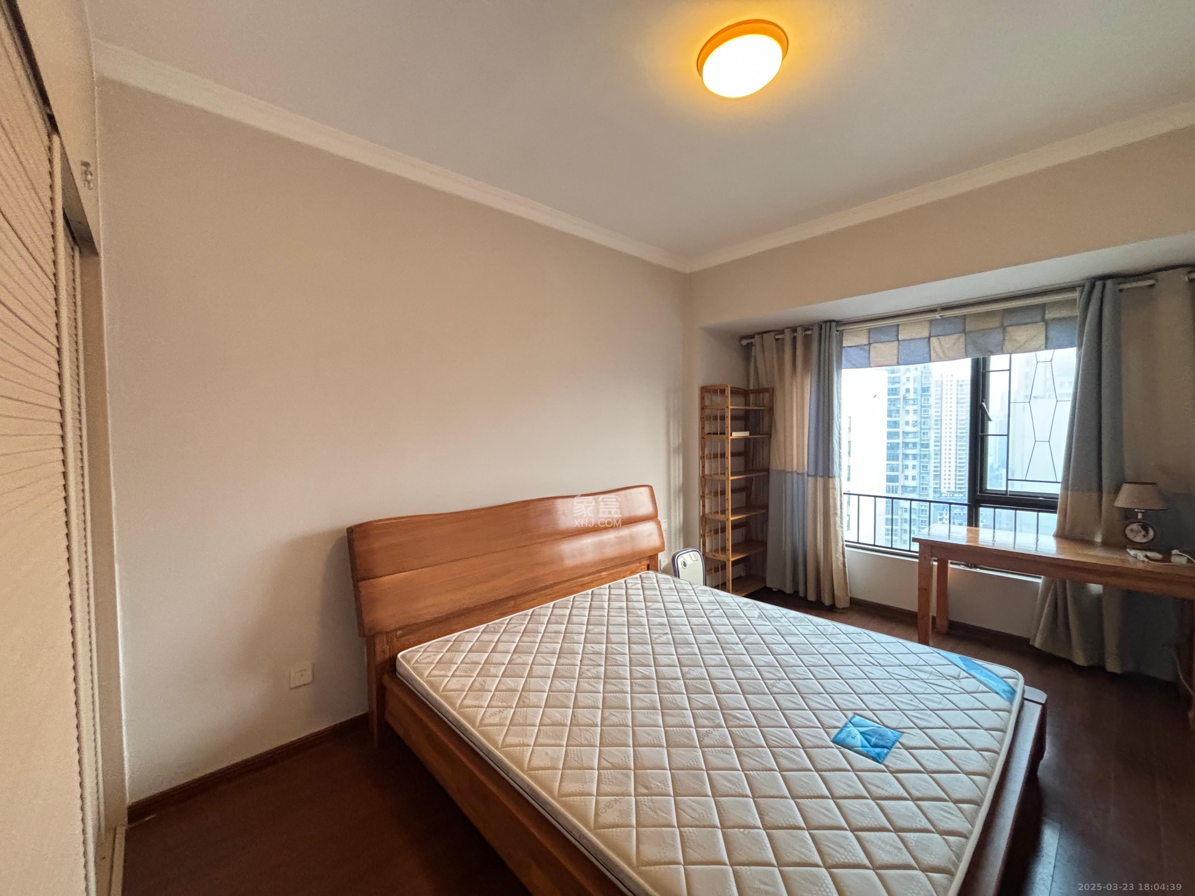 万科城市花园  3室2厅2卫   2300.00元/月室内图