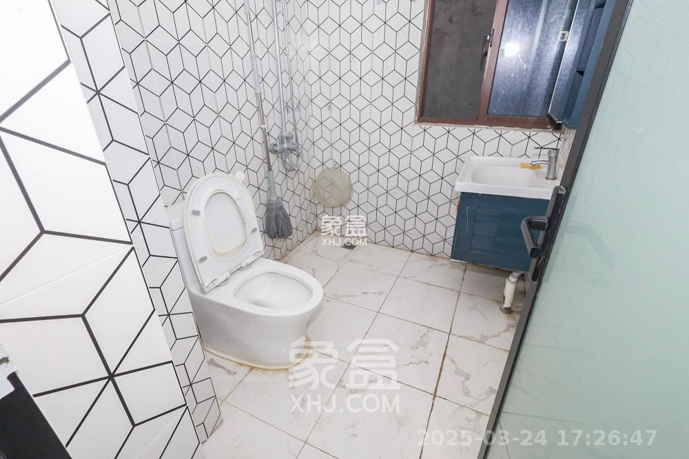 阳光丽城  3室2厅1卫   2800.00元/月室内图