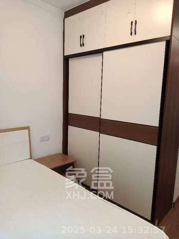 龙湖铂金中心（龙湖春江郦城）  3室2厅2卫   5200.00元/月室内图